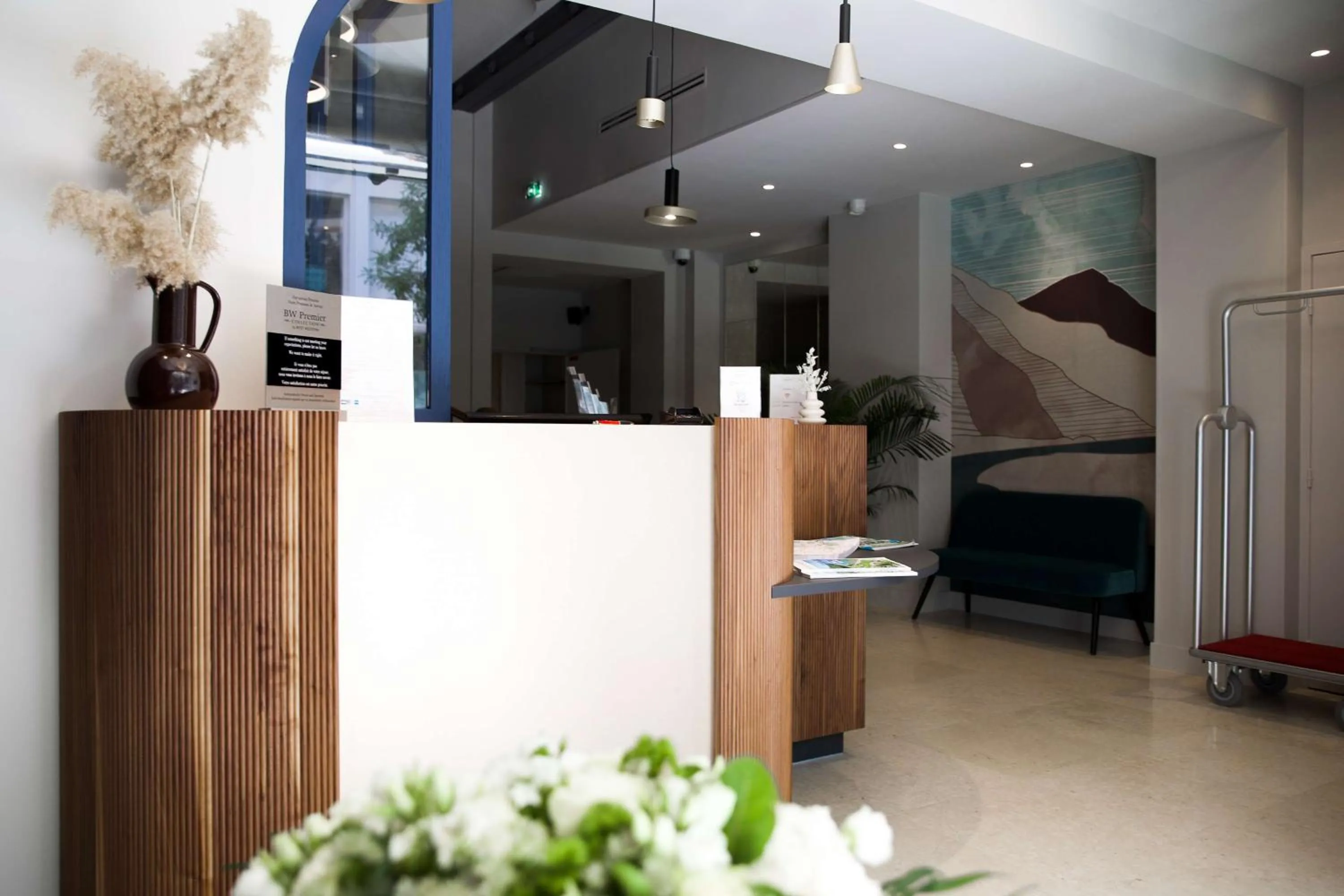 Lobby or reception in Le Grand Hôtel Grenoble, BW Premier Collection by Best Western