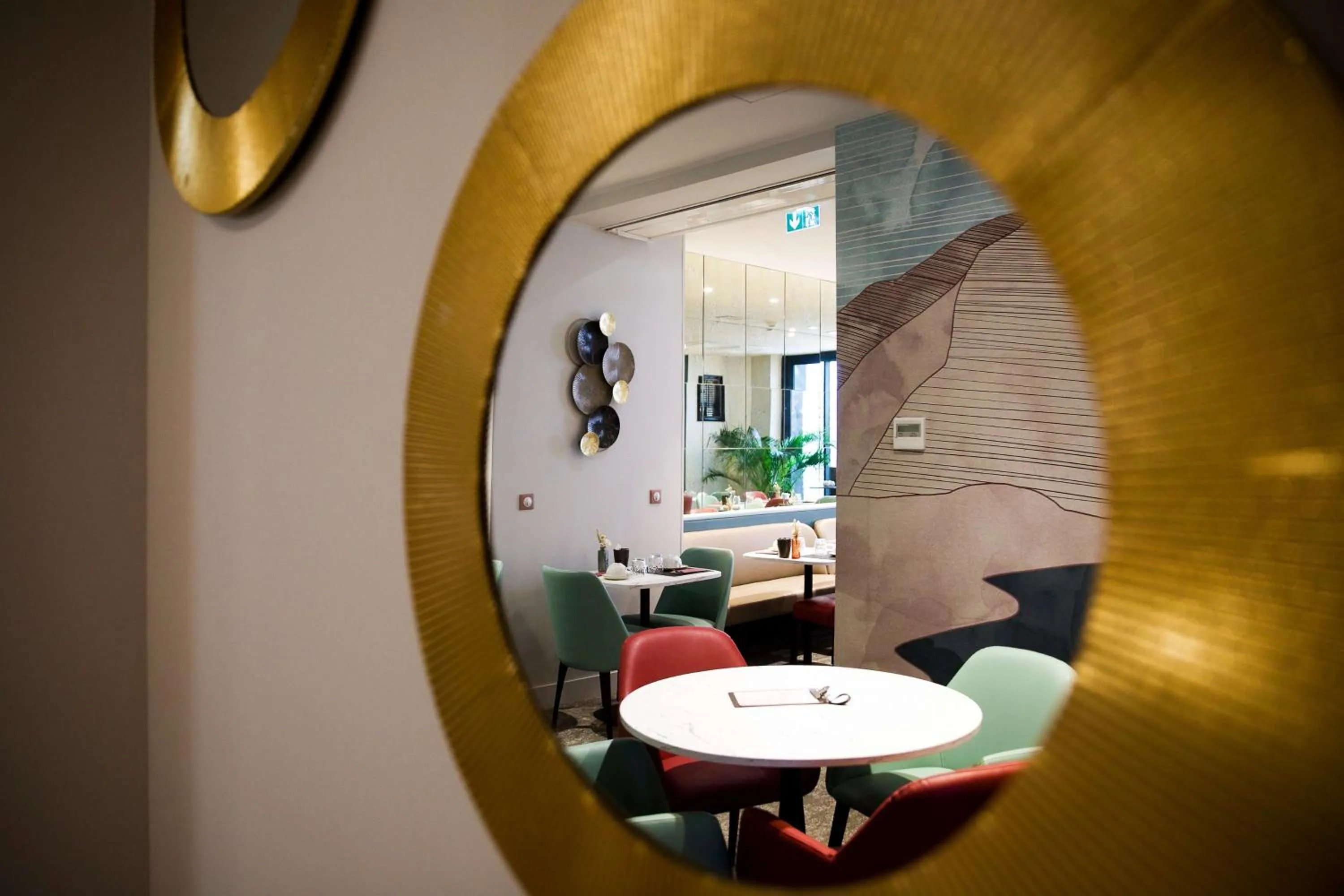 Lounge or bar in Le Grand Hôtel Grenoble, BW Premier Collection by Best Western