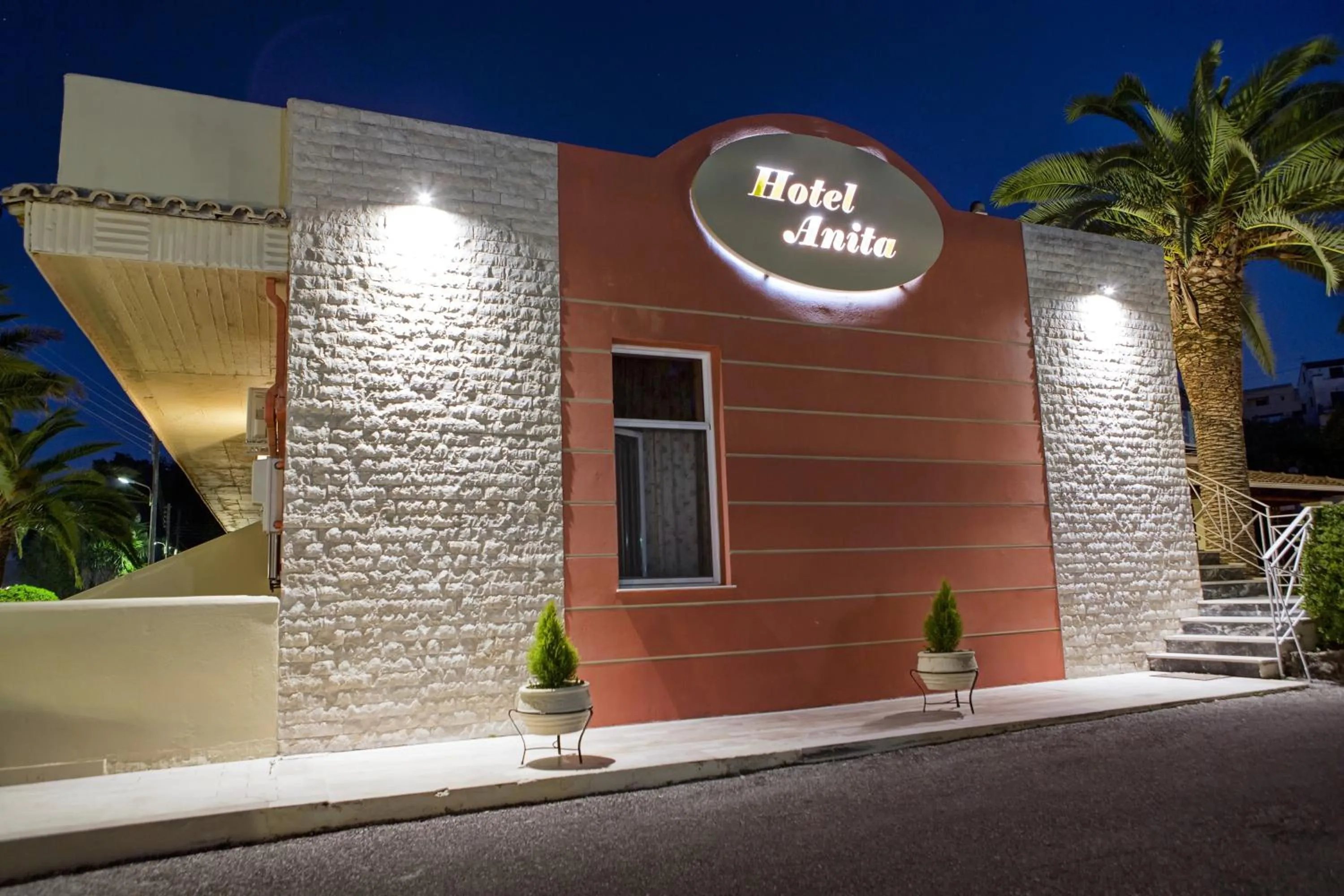 Facade/entrance in Anita