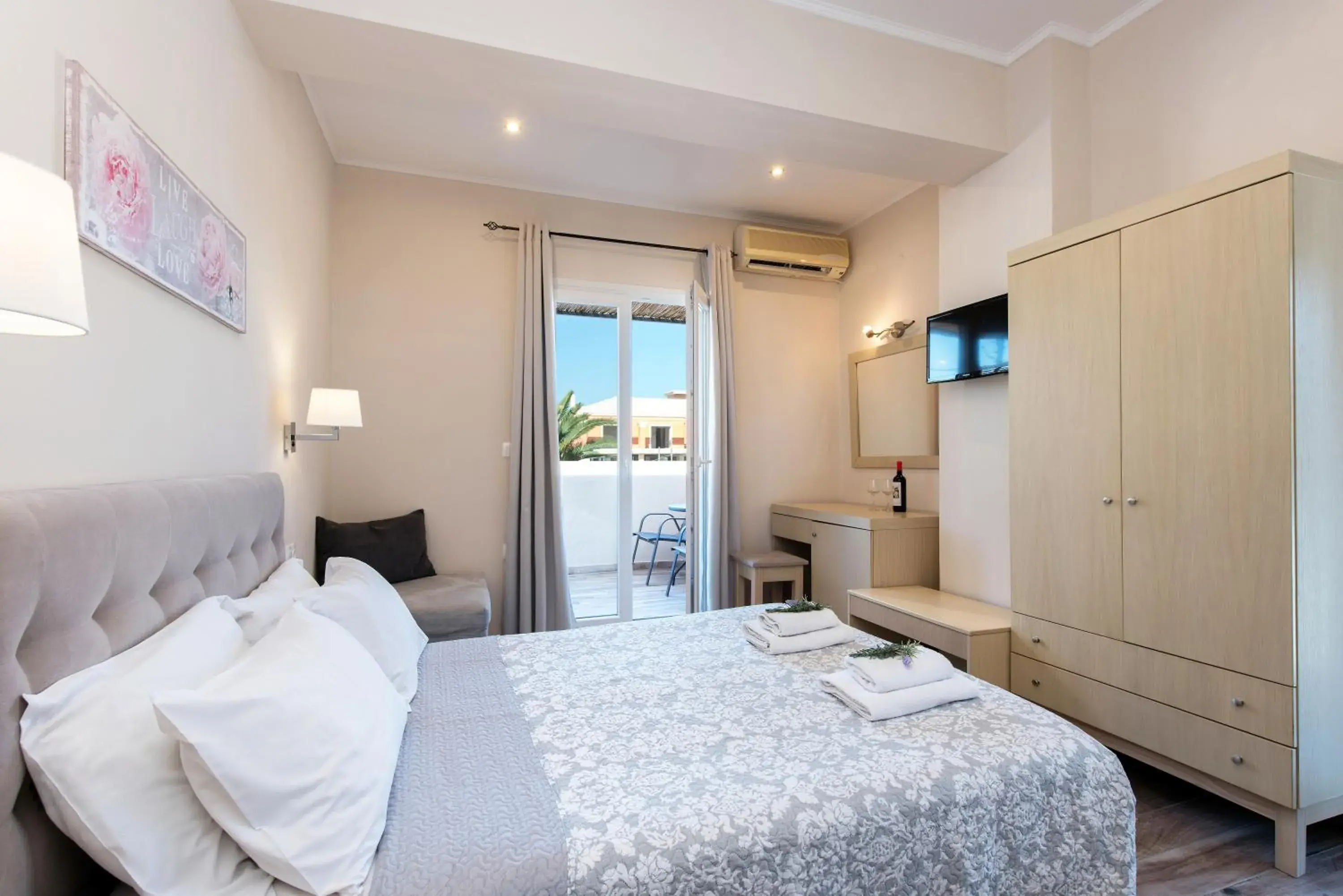 Bedroom, Bed in Anita Bedroom, Bed in Anita