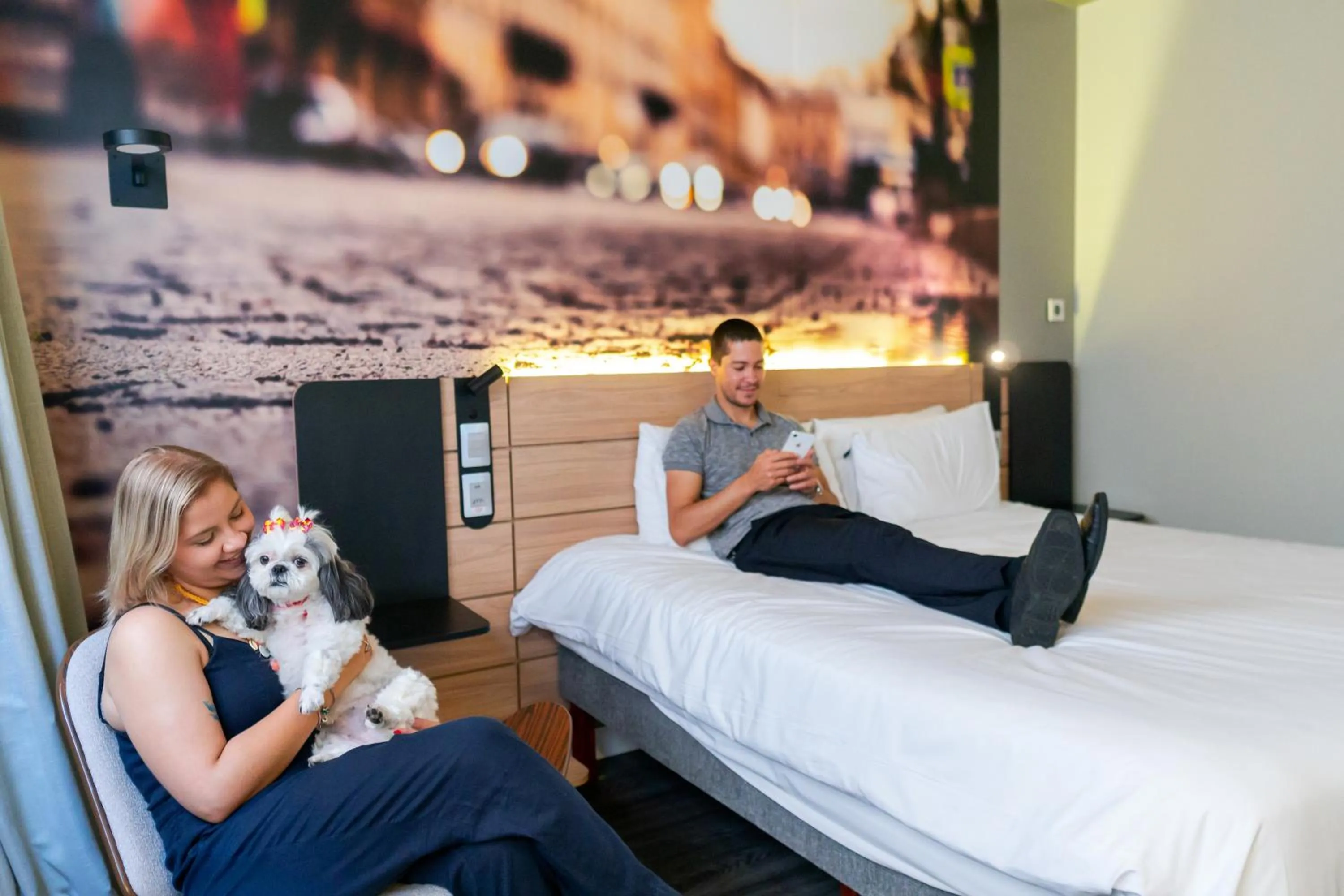 Property building, Bed in Novotel Curitiba Batel