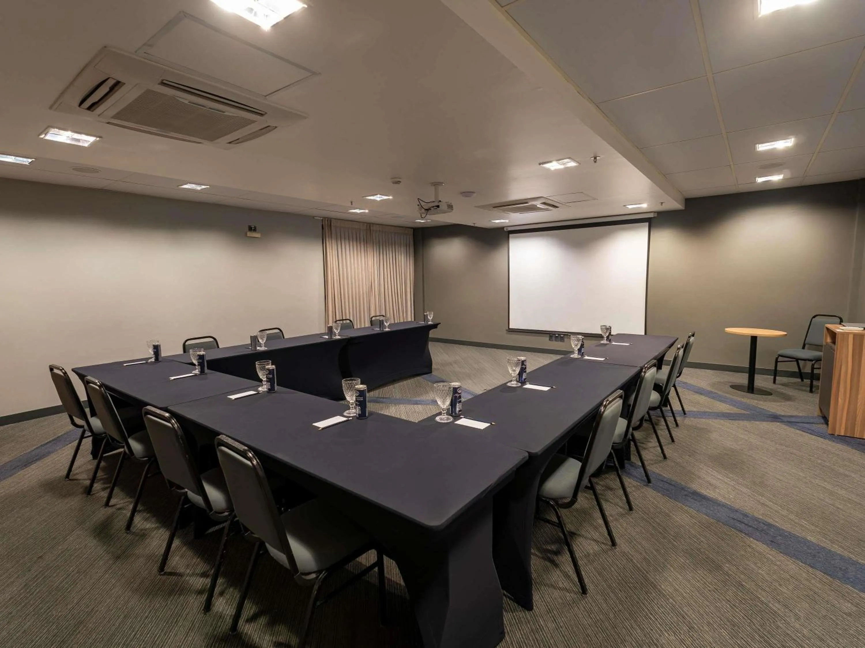 Meeting/conference room in Novotel Curitiba Batel