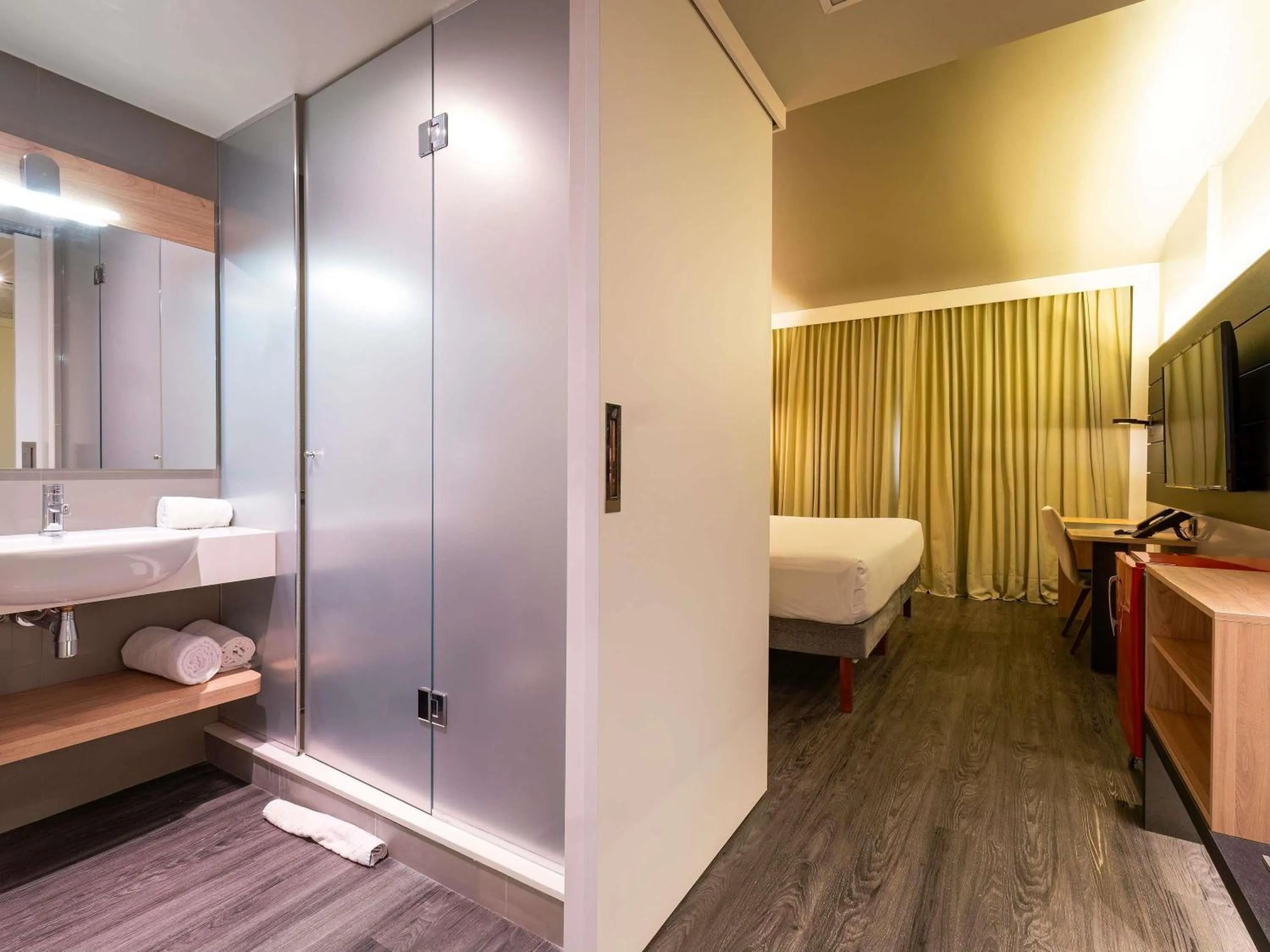 Bedroom, Bed in Novotel Curitiba Batel