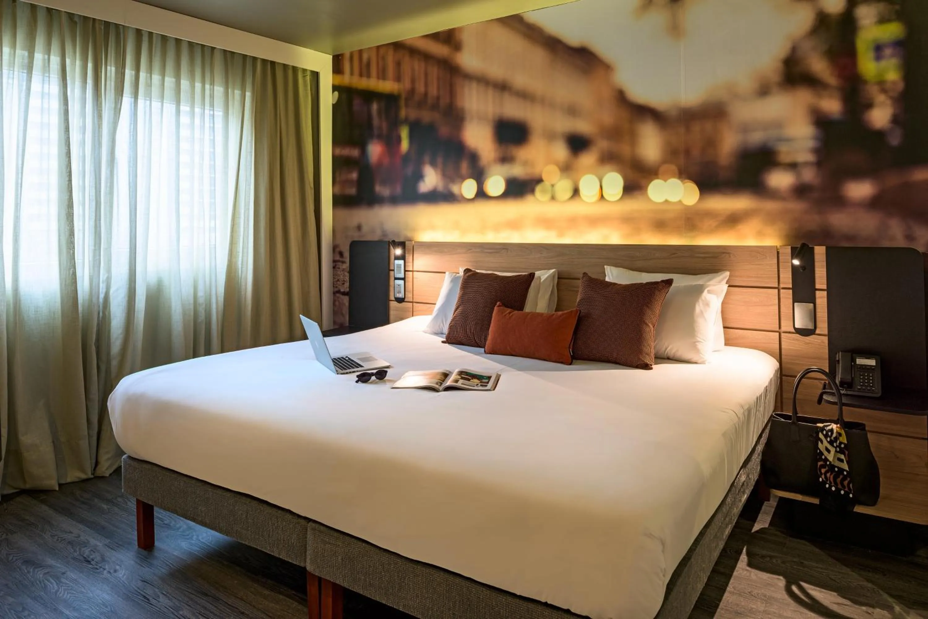 Photo of the whole room, Bed in Novotel Curitiba Batel