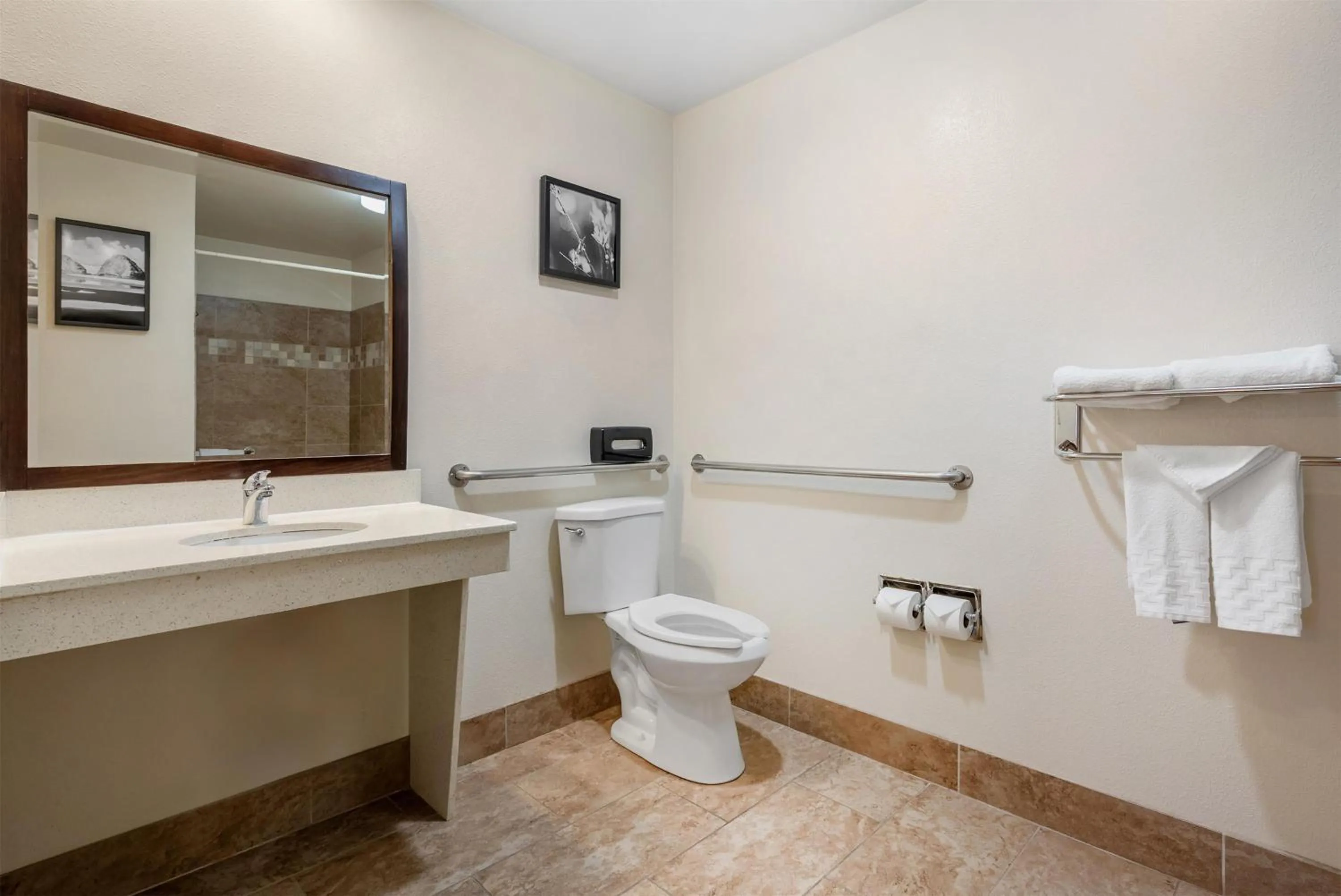 Bathroom in Best Western PLUS Inn of Hayward