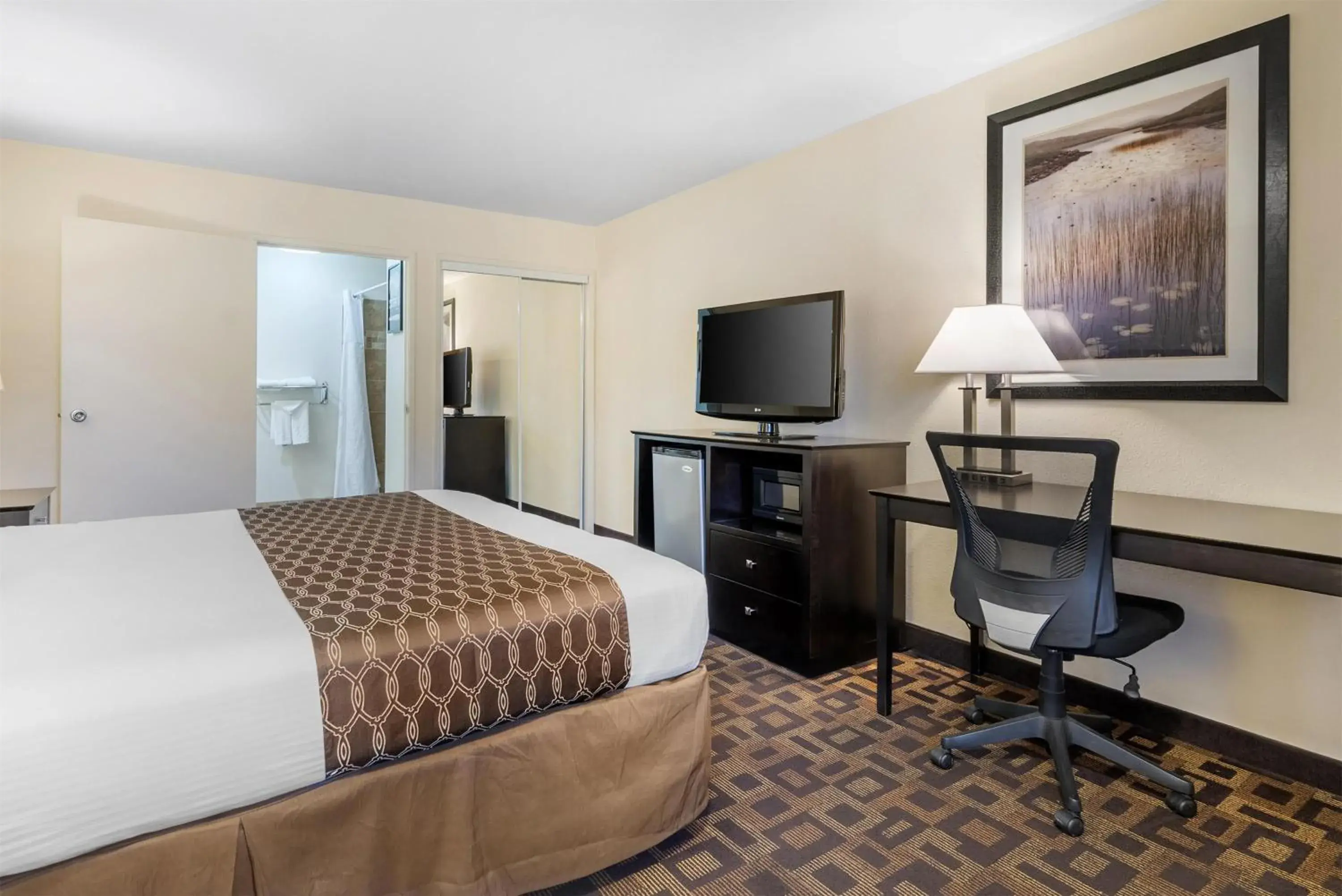 Bedroom, Bed in Best Western PLUS Inn of Hayward Bedroom, Bed in Best Western PLUS Inn of Hayward