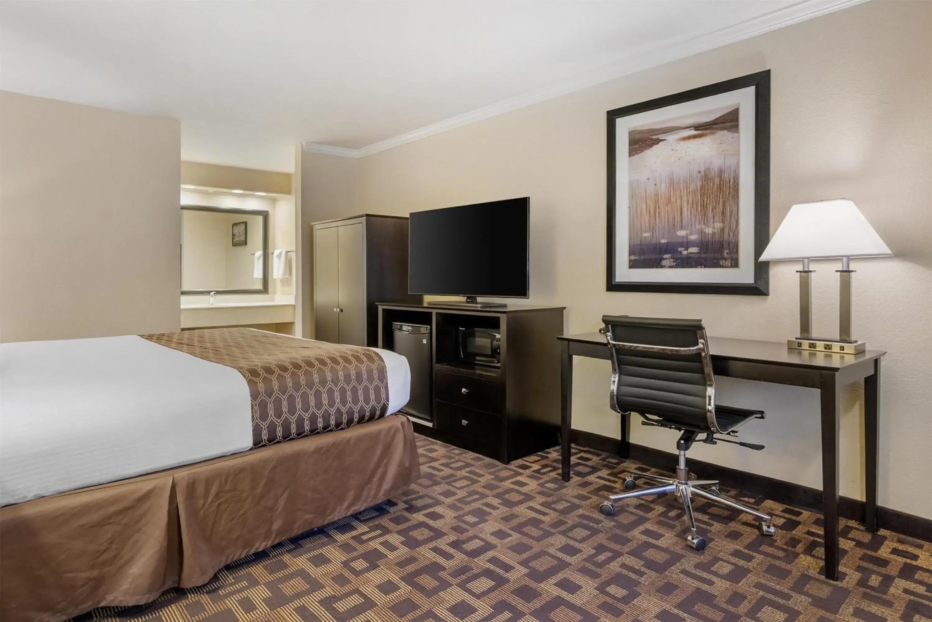 Bedroom, Bed in Best Western PLUS Inn of Hayward Bedroom, Bed in Best Western PLUS Inn of Hayward