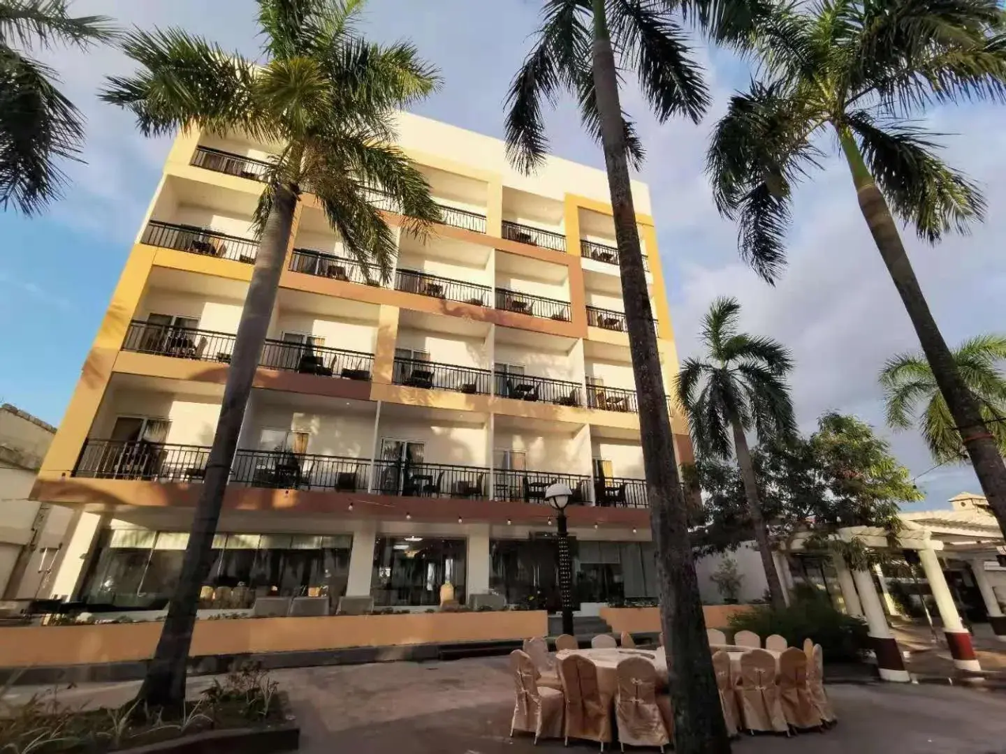 Property building in Subic Bay View Diamond Hotel Property building in Subic Bay View Diamond Hotel