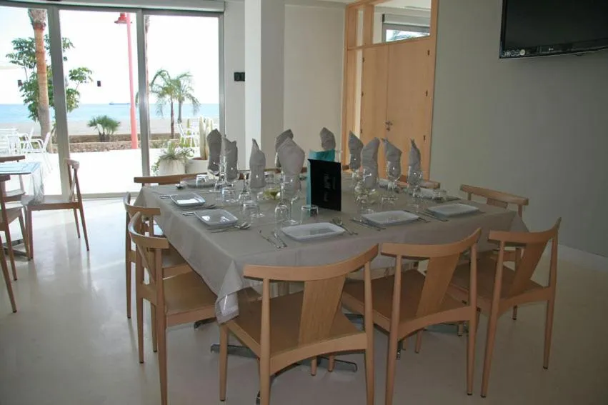 Restaurant/places to eat in Hotel Las Palmas