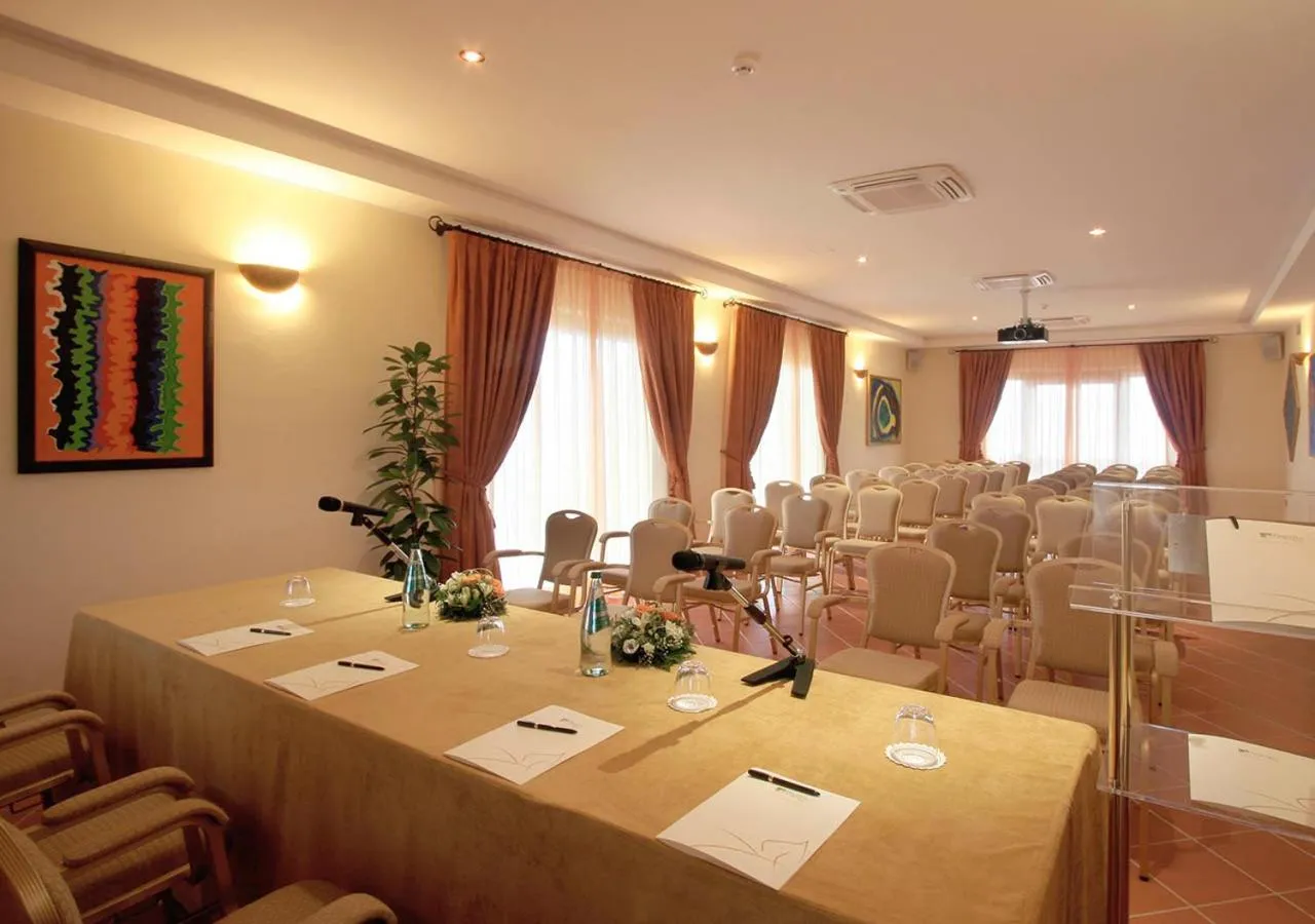 Business facilities in Popilia Country Resort