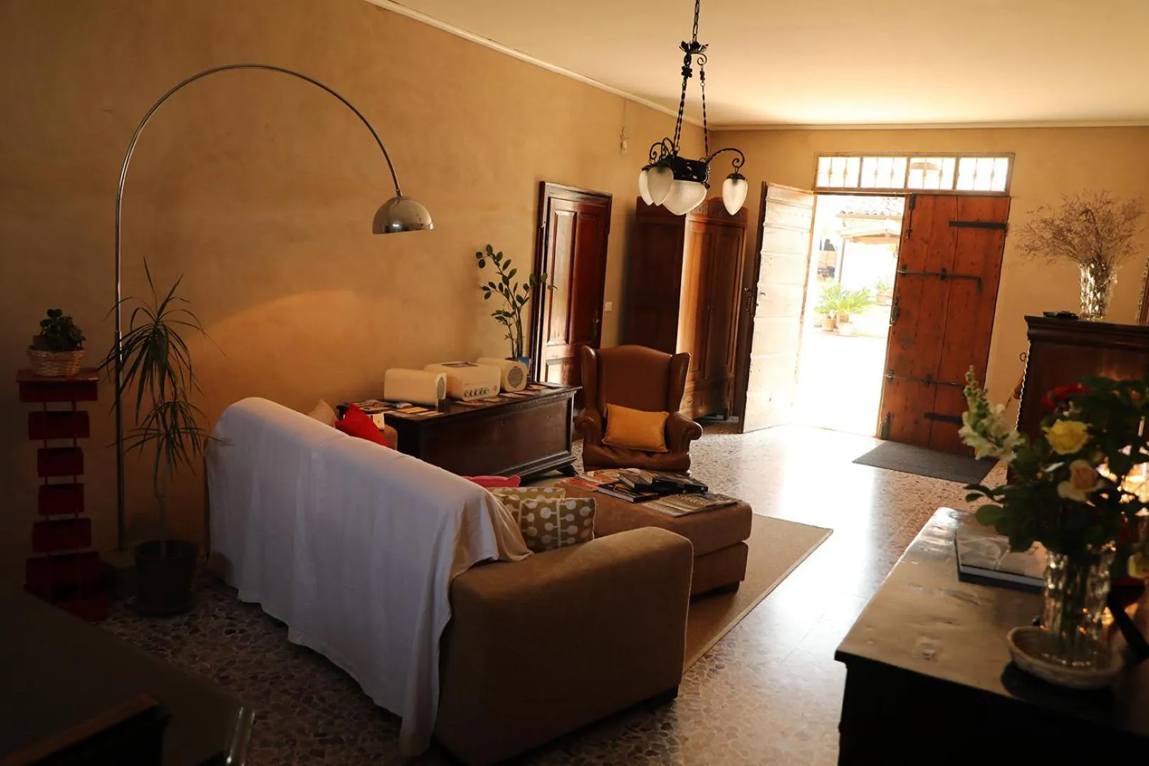 Communal lounge/ TV room in B&B Antica cascina