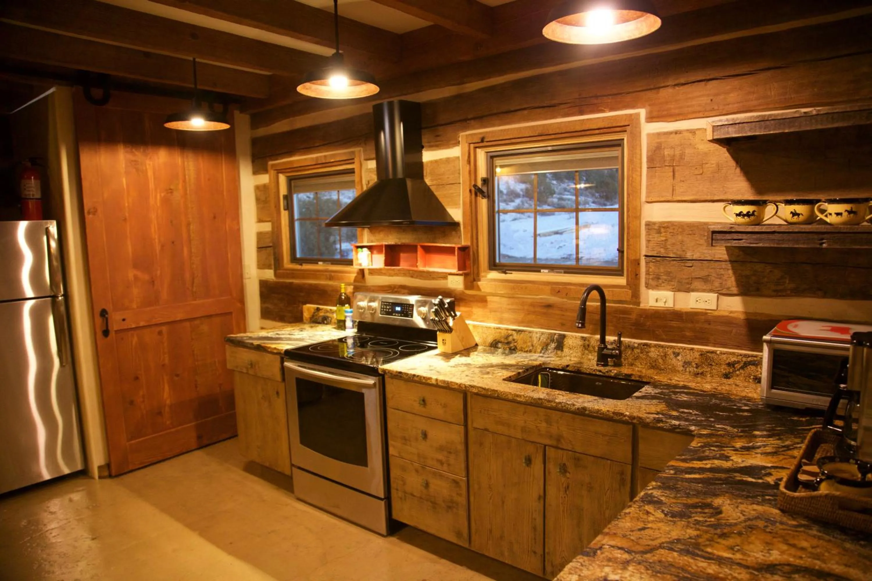 Kitchen or kitchenette in Canyon Of The Ancients Guest Ranch