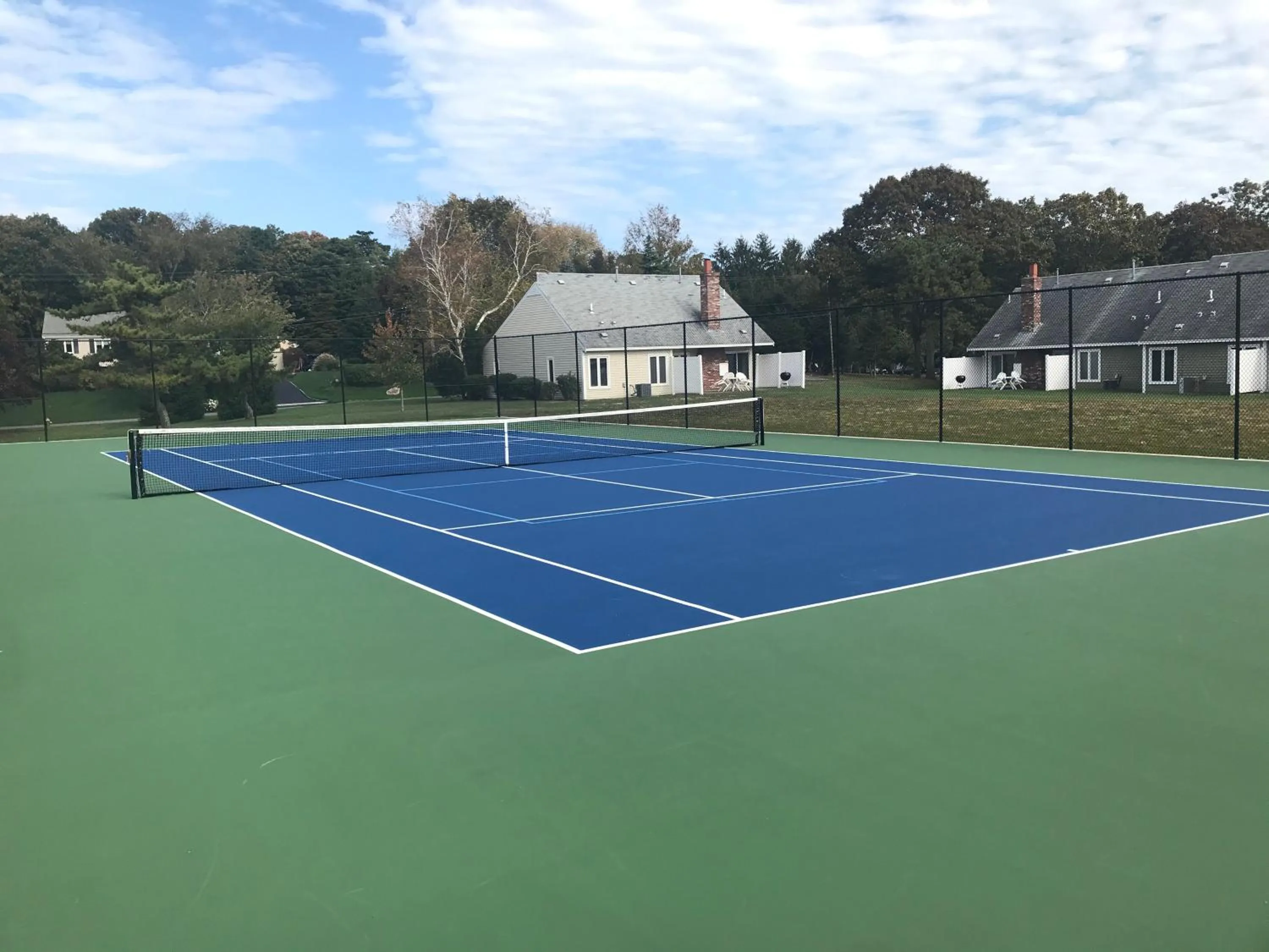 Tennis court in Brewster Green Resort