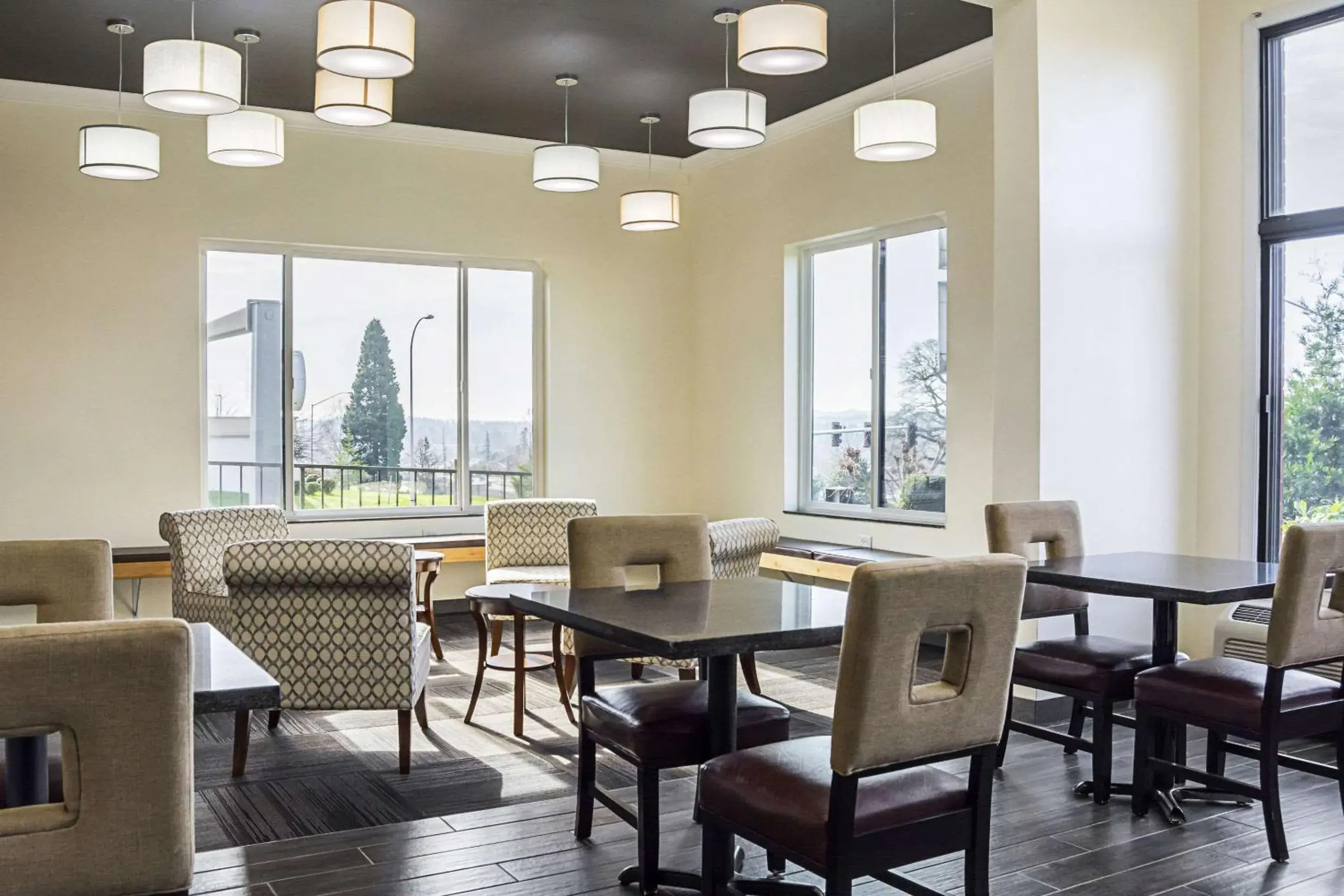 Restaurant/places to eat in Quality Inn & Suites Clackamas - Portland Restaurant/places to eat in Quality Inn & Suites Clackamas - Portland