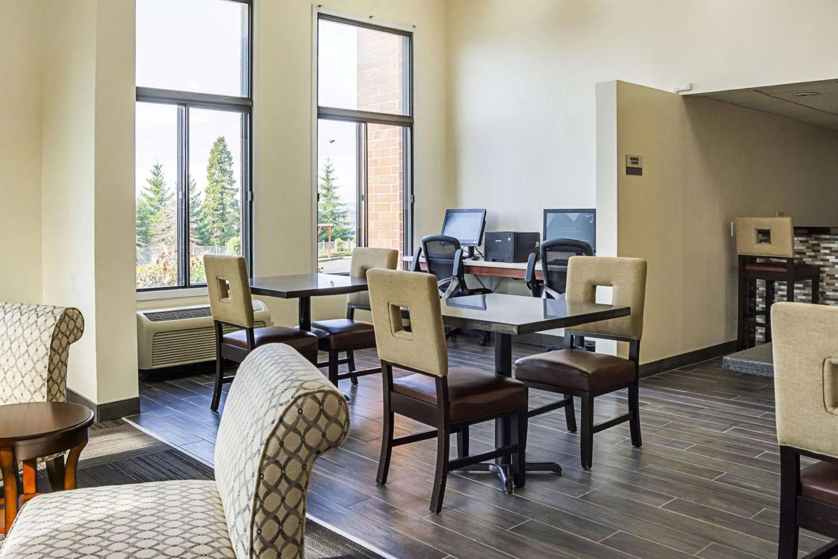 Restaurant/places to eat in Quality Inn & Suites Clackamas - Portland