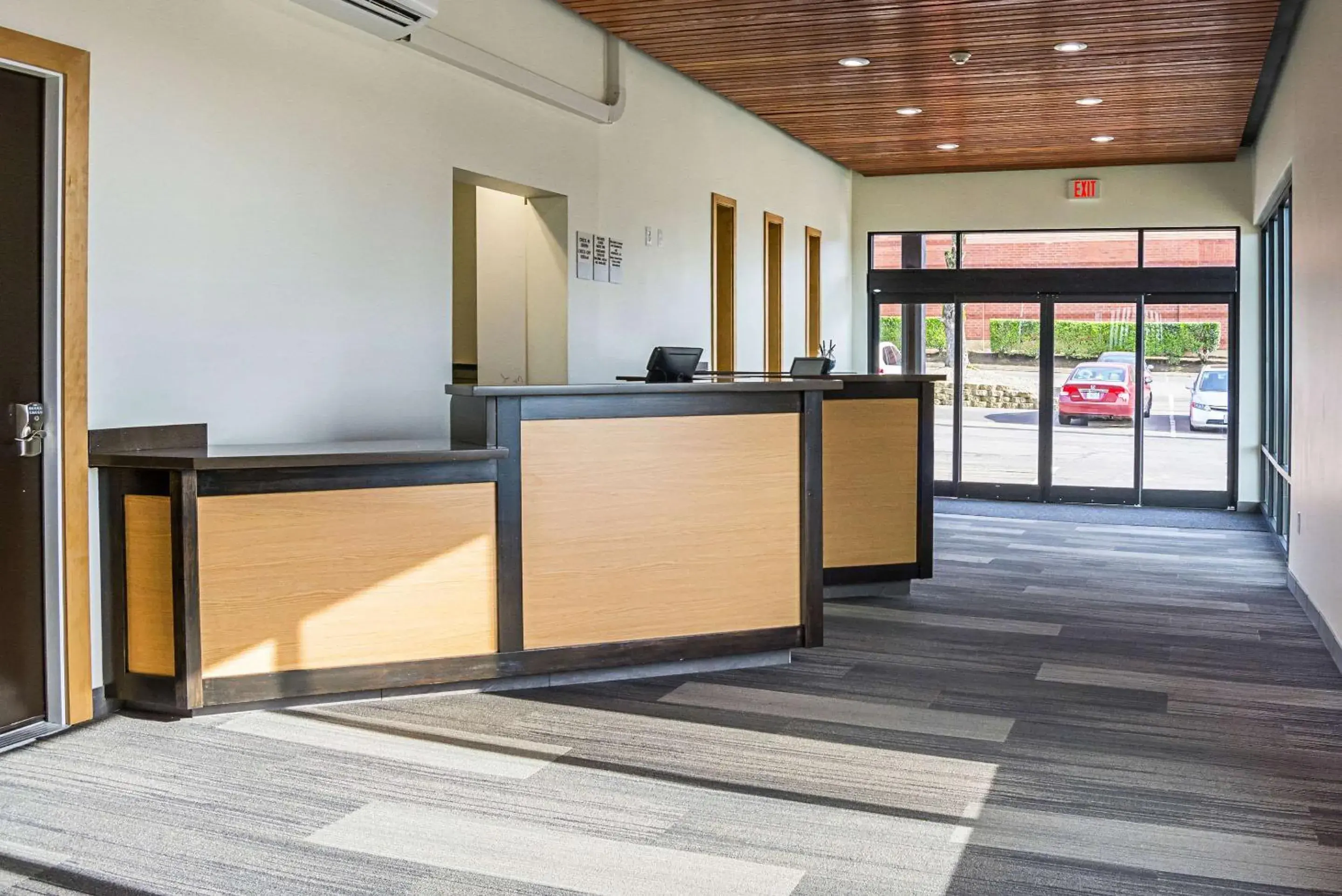 Lobby or reception in Quality Inn & Suites Clackamas - Portland Lobby or reception in Quality Inn & Suites Clackamas - Portland
