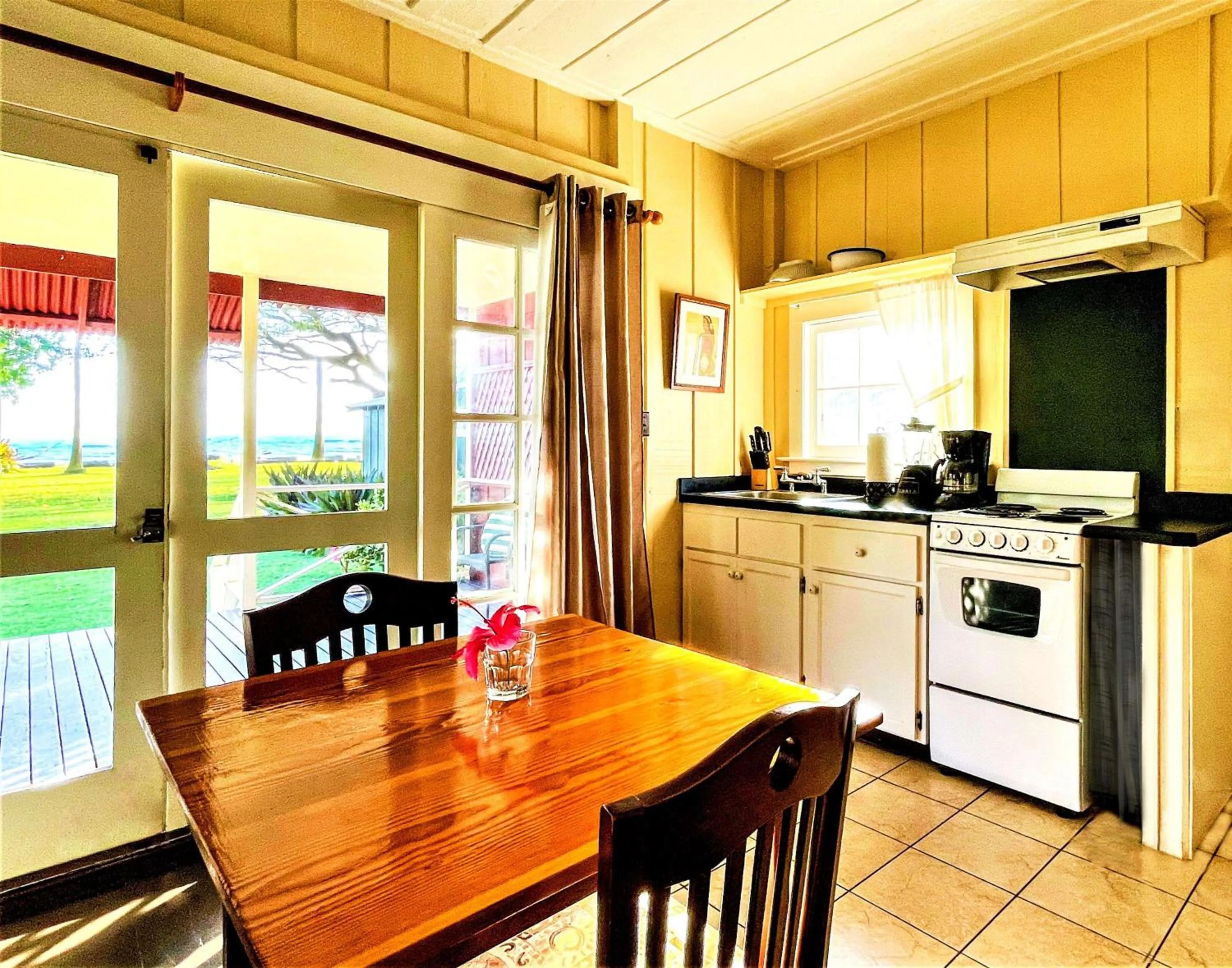 Kitchen or kitchenette in Waimea Plantation Cottages, a Coast Resort