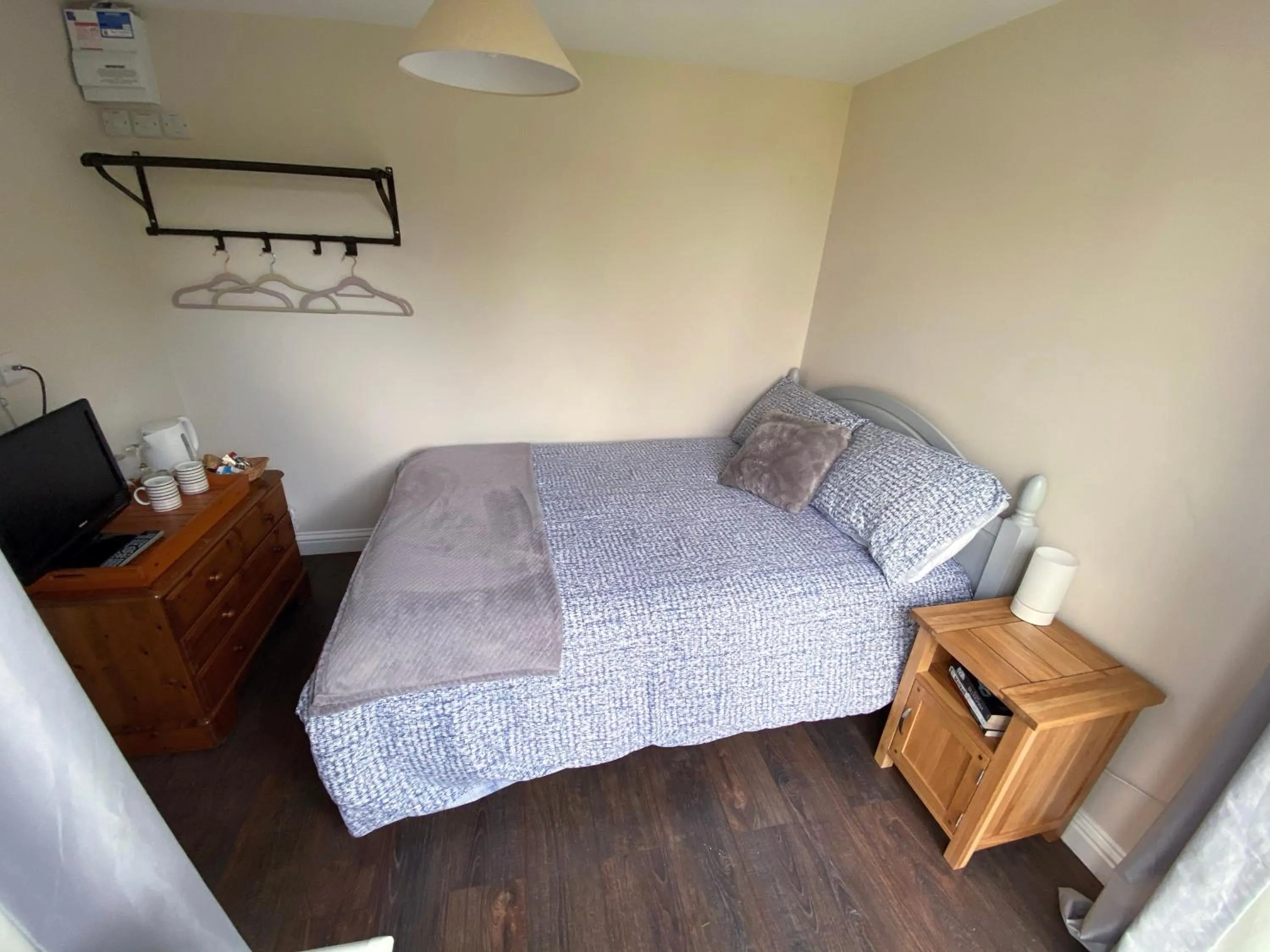 Bed in The Rose Cottage Inn