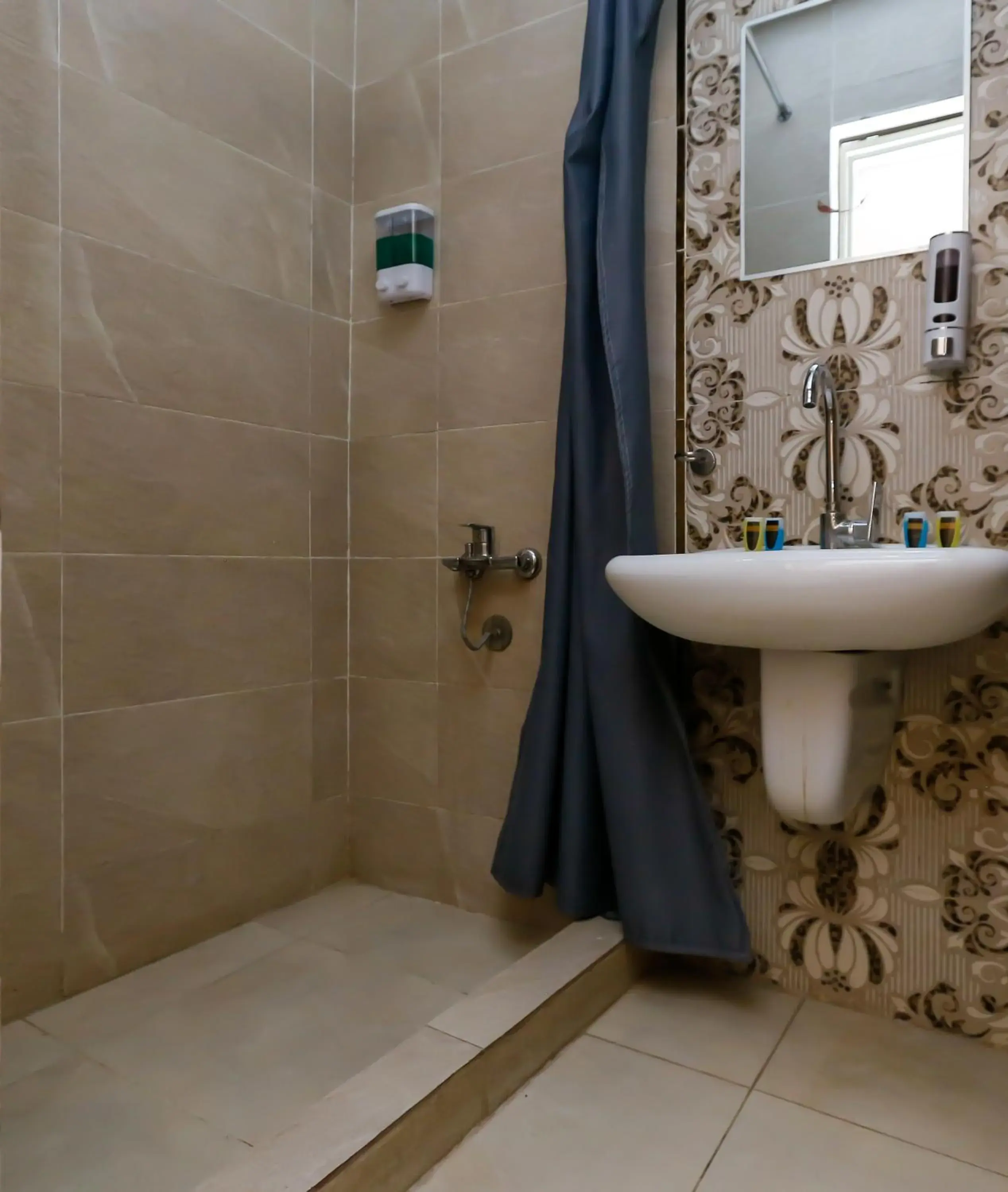 Bath in Makadi Pyramids View Bath in Makadi Pyramids View