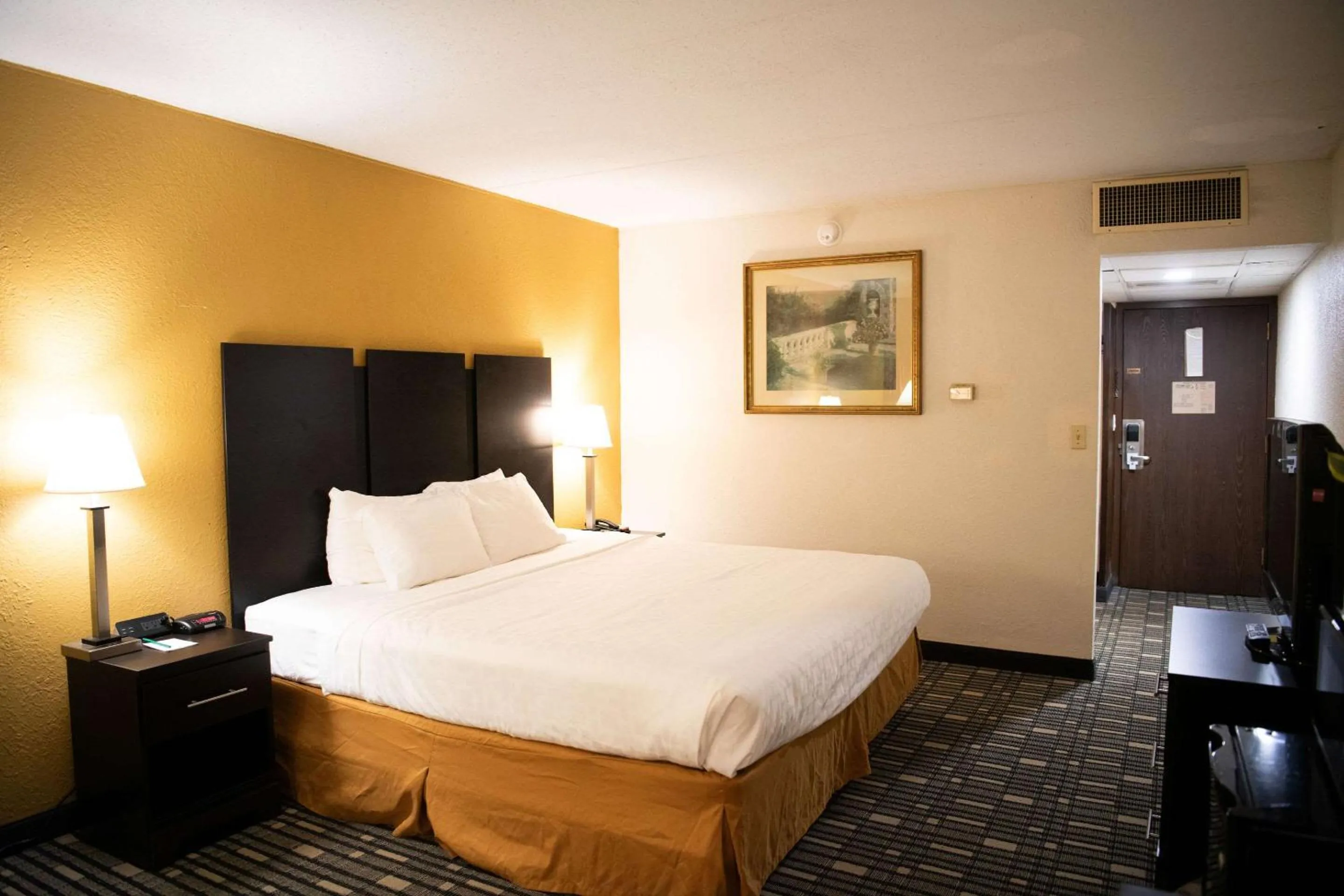 Bedroom, Bed in Quality Inn Somerset