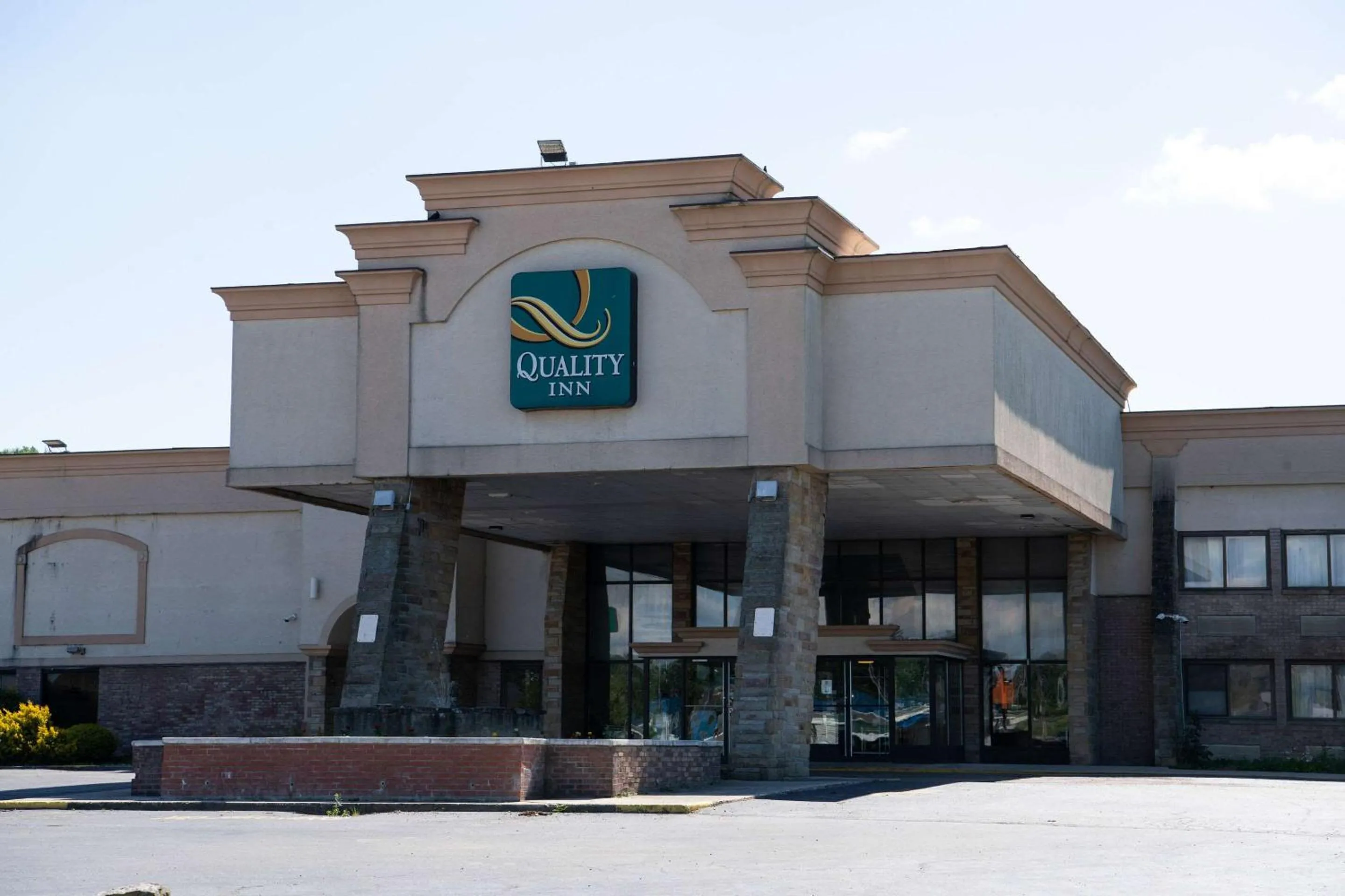 Property building in Quality Inn Somerset