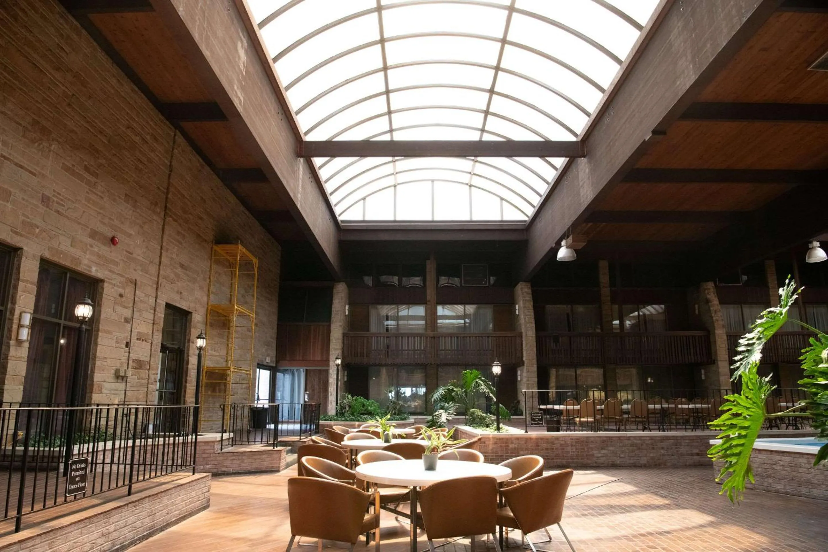 Swimming pool in Quality Inn Somerset