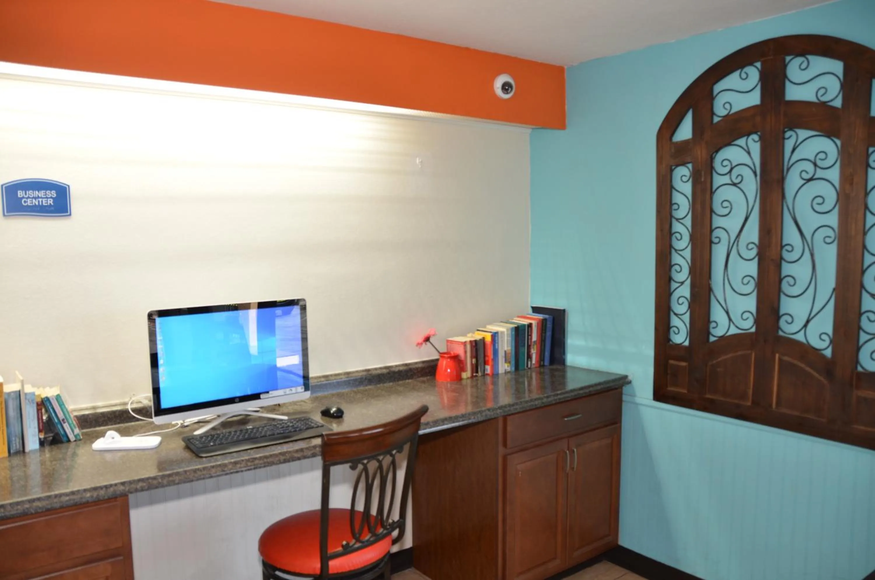 Business facilities in Howard Johnson by Wyndham Yuma