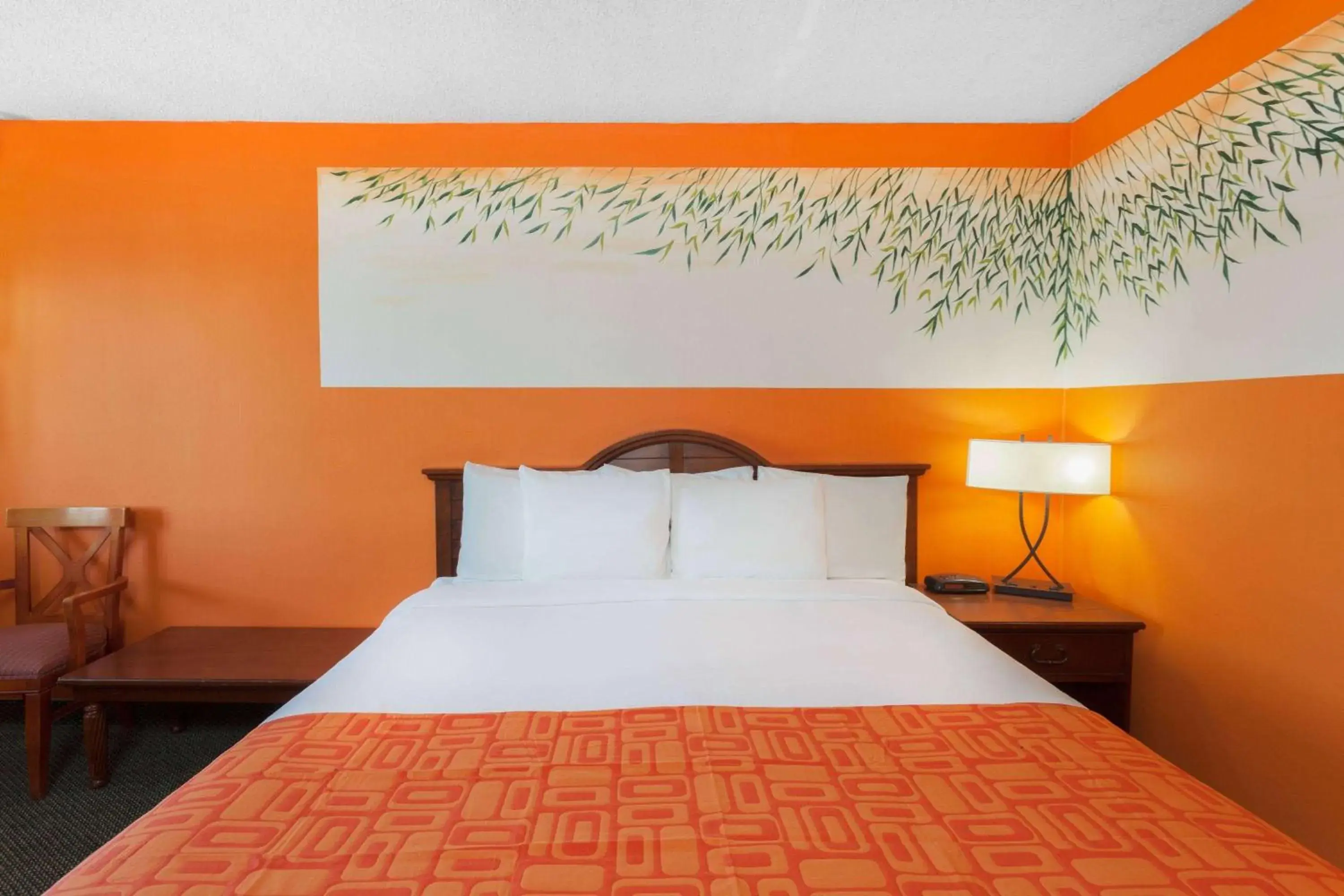 Photo of the whole room, Bed in Howard Johnson by Wyndham Yuma Photo of the whole room, Bed in Howard Johnson by Wyndham Yuma