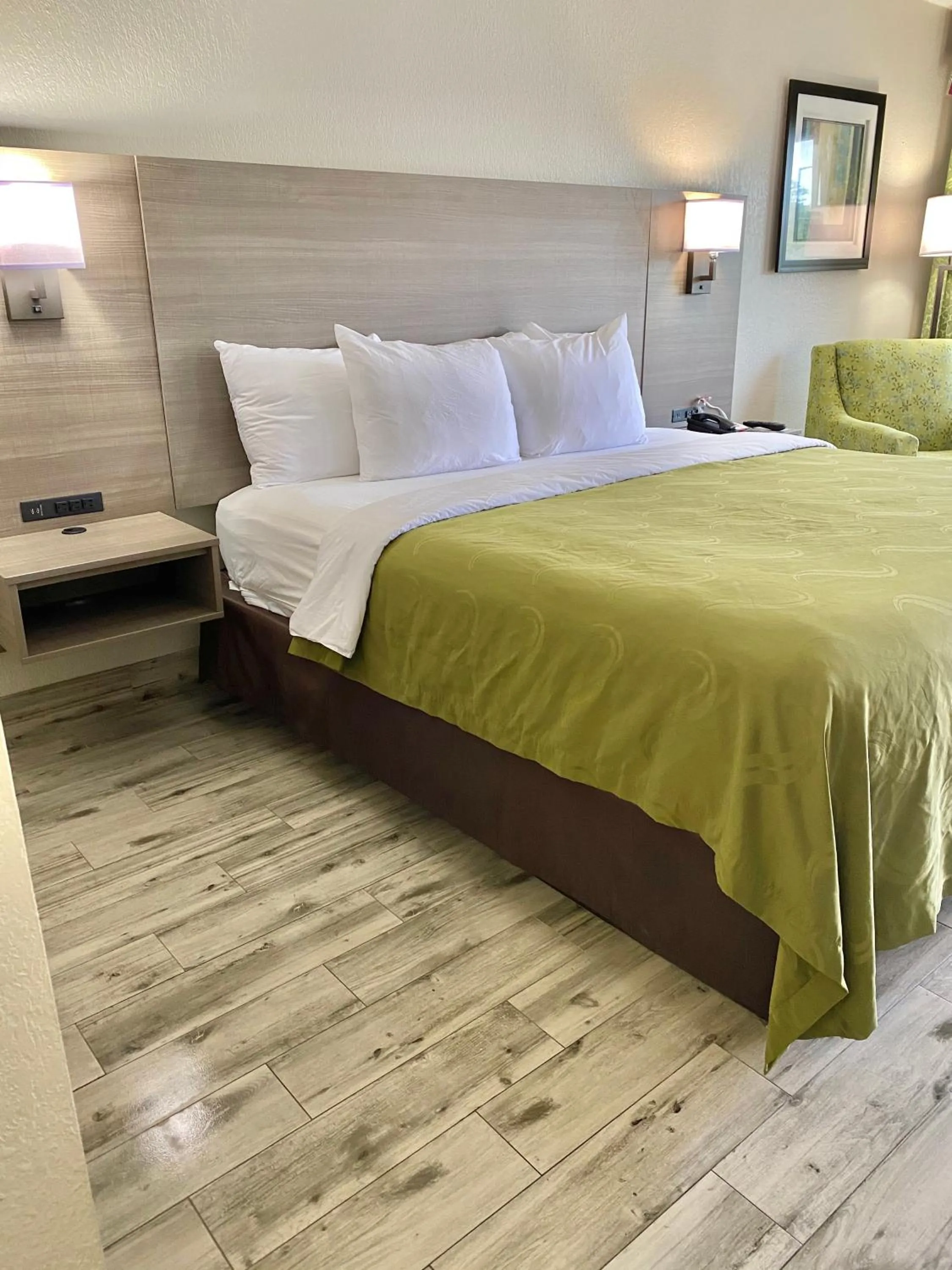 Property building, Bed in Quality Inn St Augustine Outlet Mall