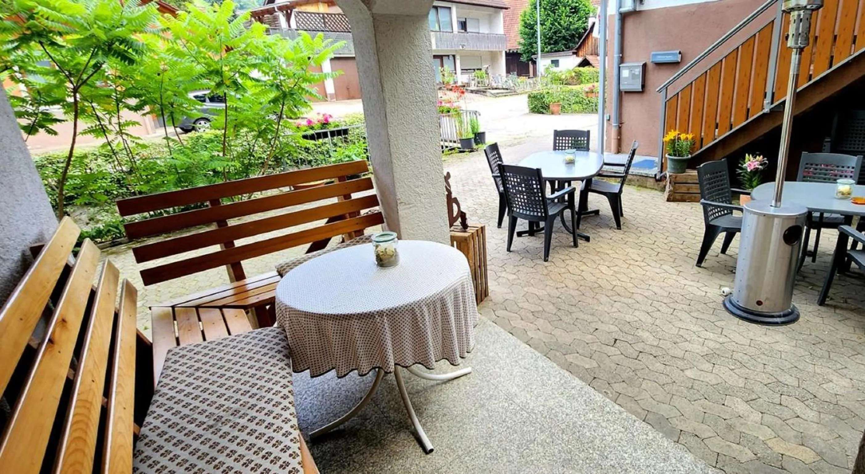 Property building in Gaestehaus Tagescafe Eckenfels