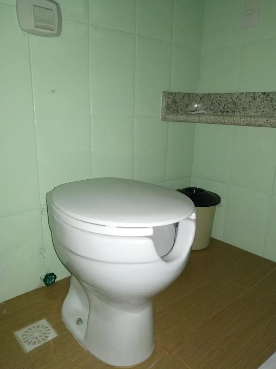 Toilet in Duas Praias Hotel Pousada