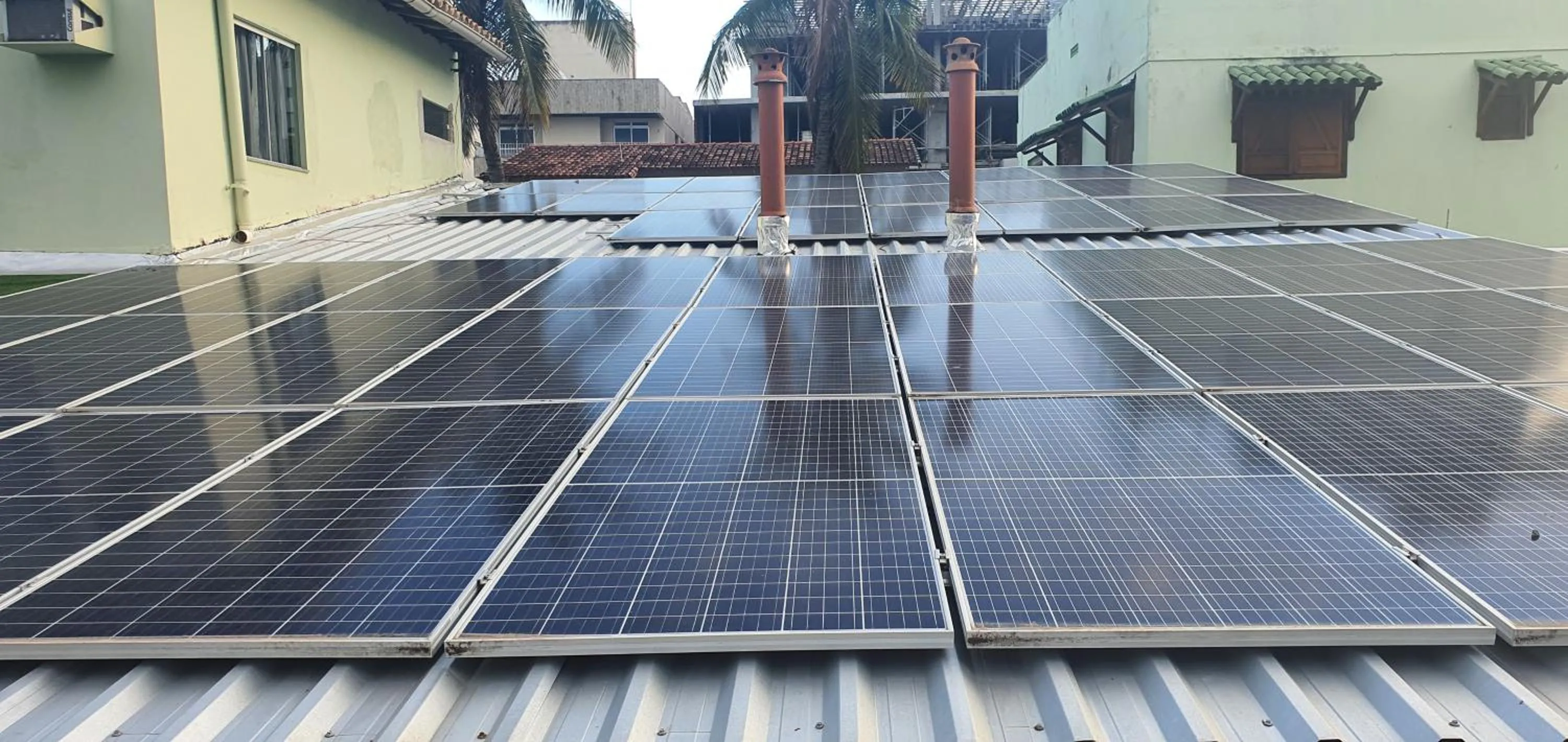 Property building in Duas Praias Hotel Pousada