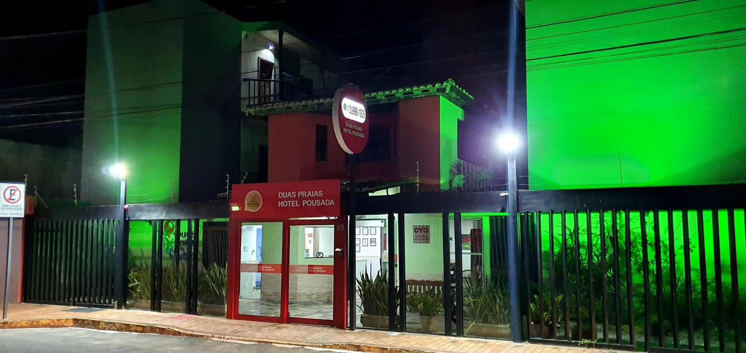 Facade/entrance in Duas Praias Hotel Pousada