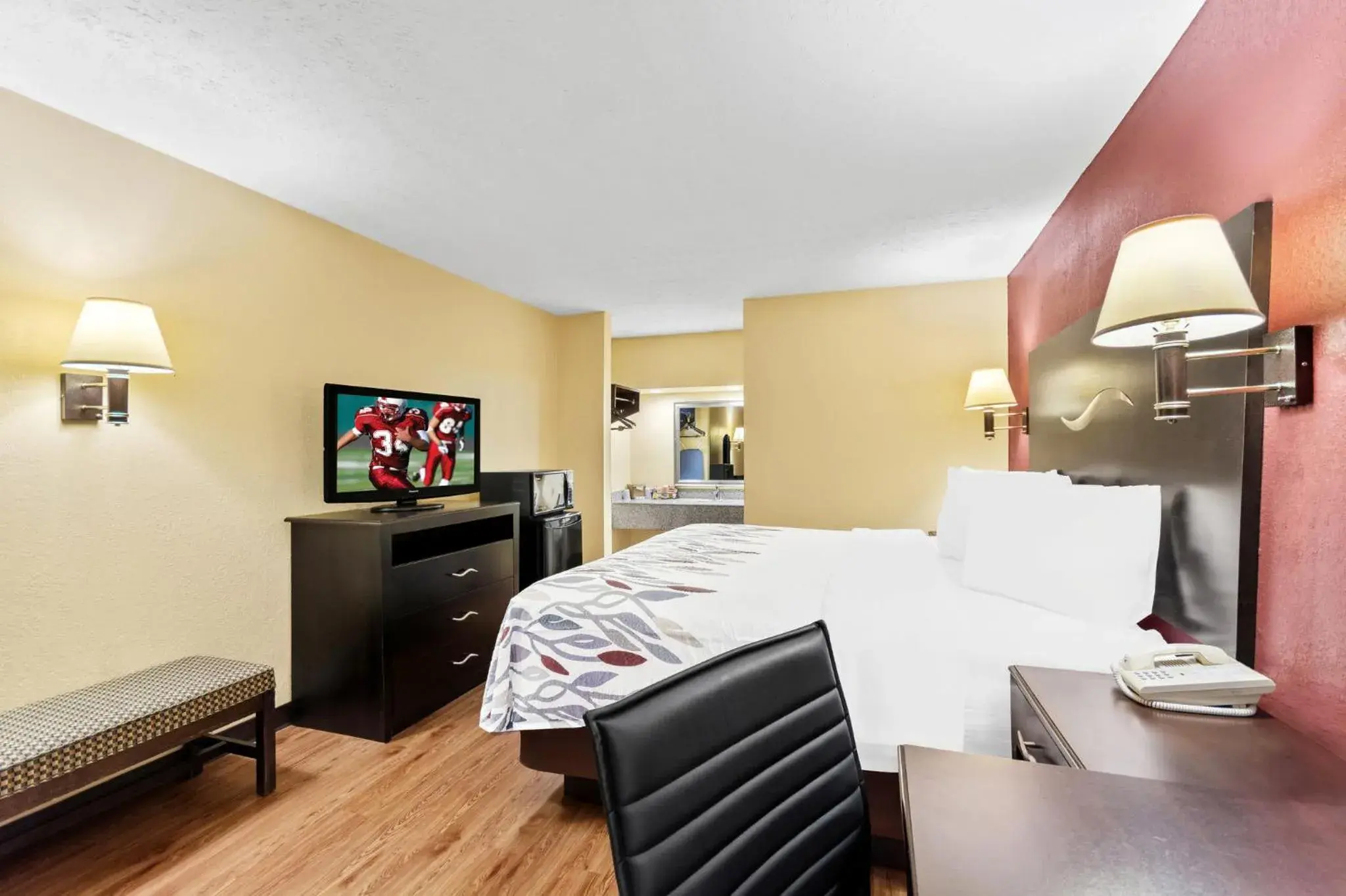 Photo of the whole room, Bed in Red Roof Inn Berea Photo of the whole room, Bed in Red Roof Inn Berea