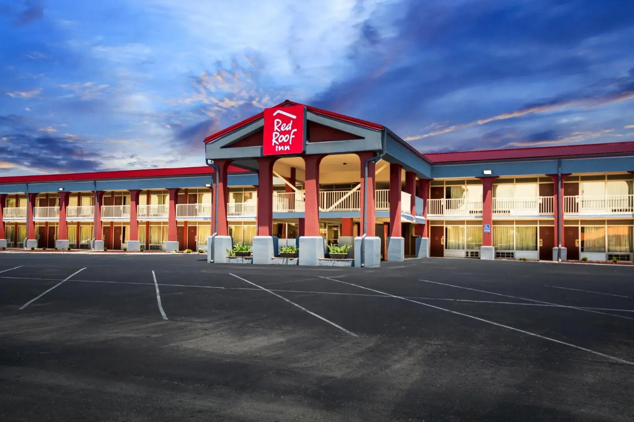 Property building in Red Roof Inn Berea Property building in Red Roof Inn Berea