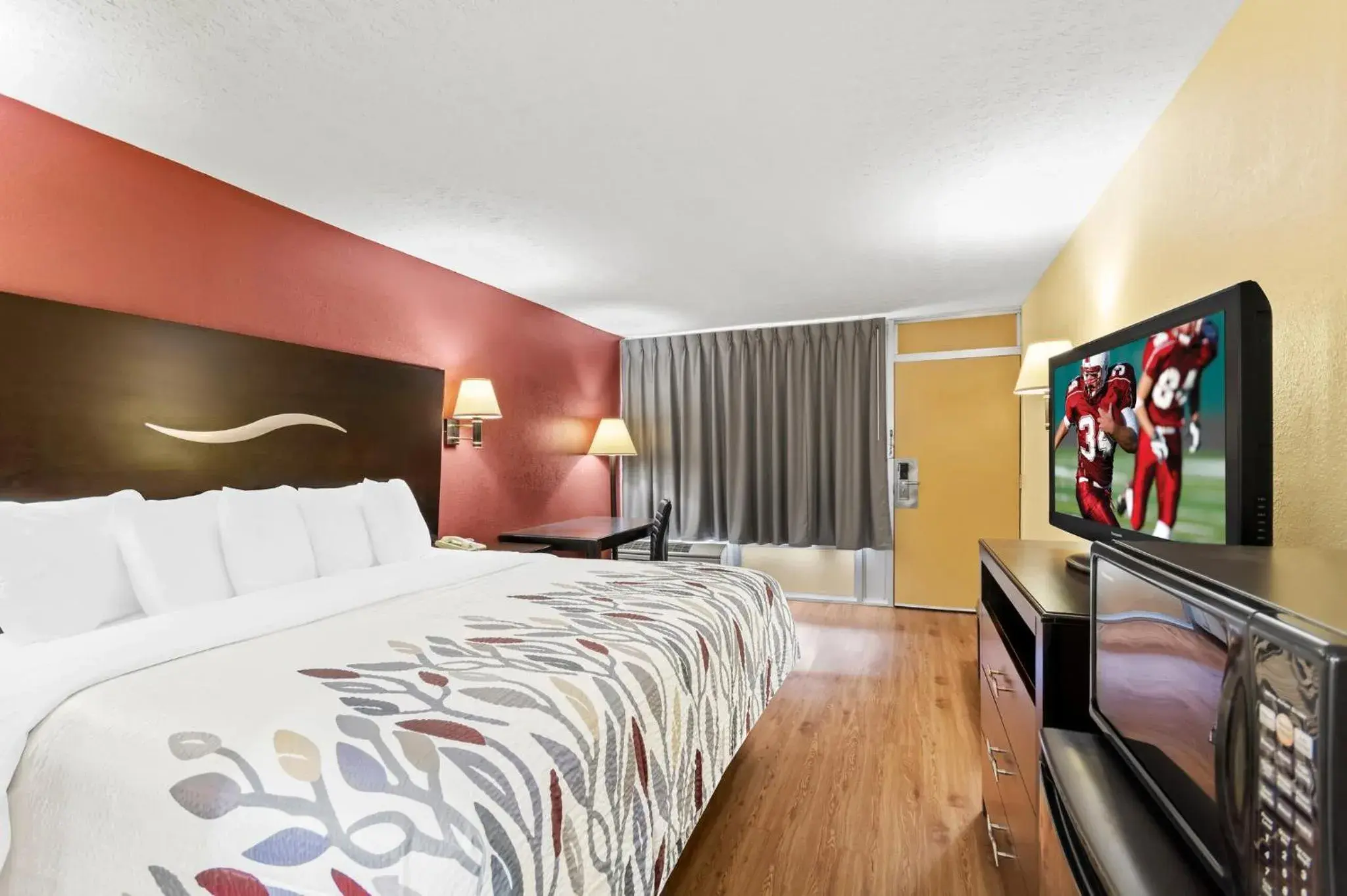 Photo of the whole room, Bed in Red Roof Inn Berea Photo of the whole room, Bed in Red Roof Inn Berea