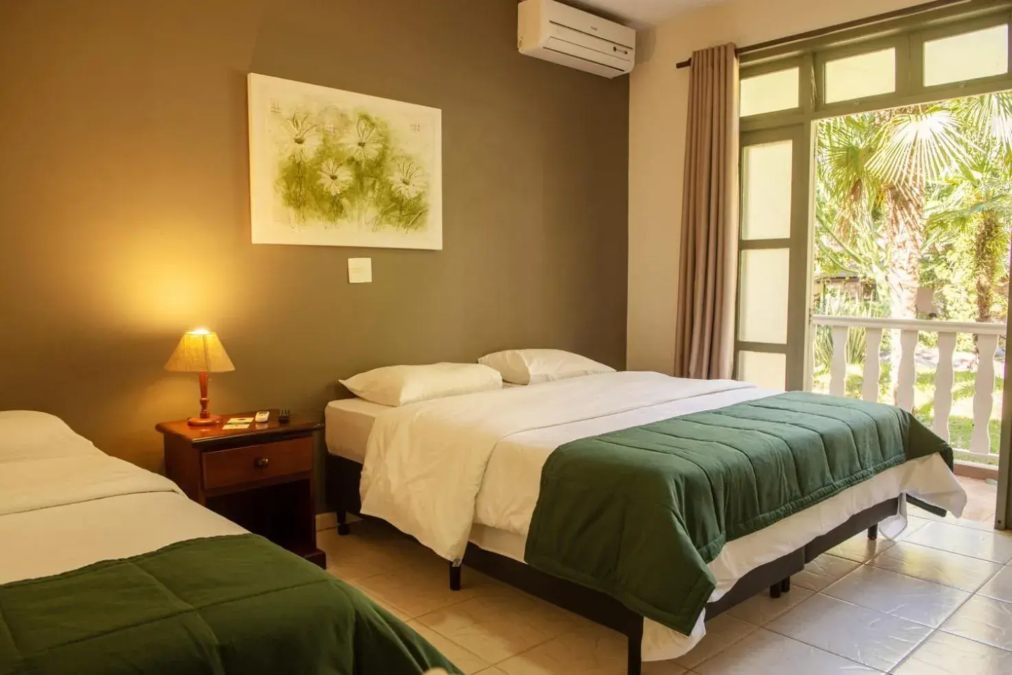 Superior Triple Room - single occupancy in Hotel Vila Verde Superior Triple Room - single occupancy in Hotel Vila Verde