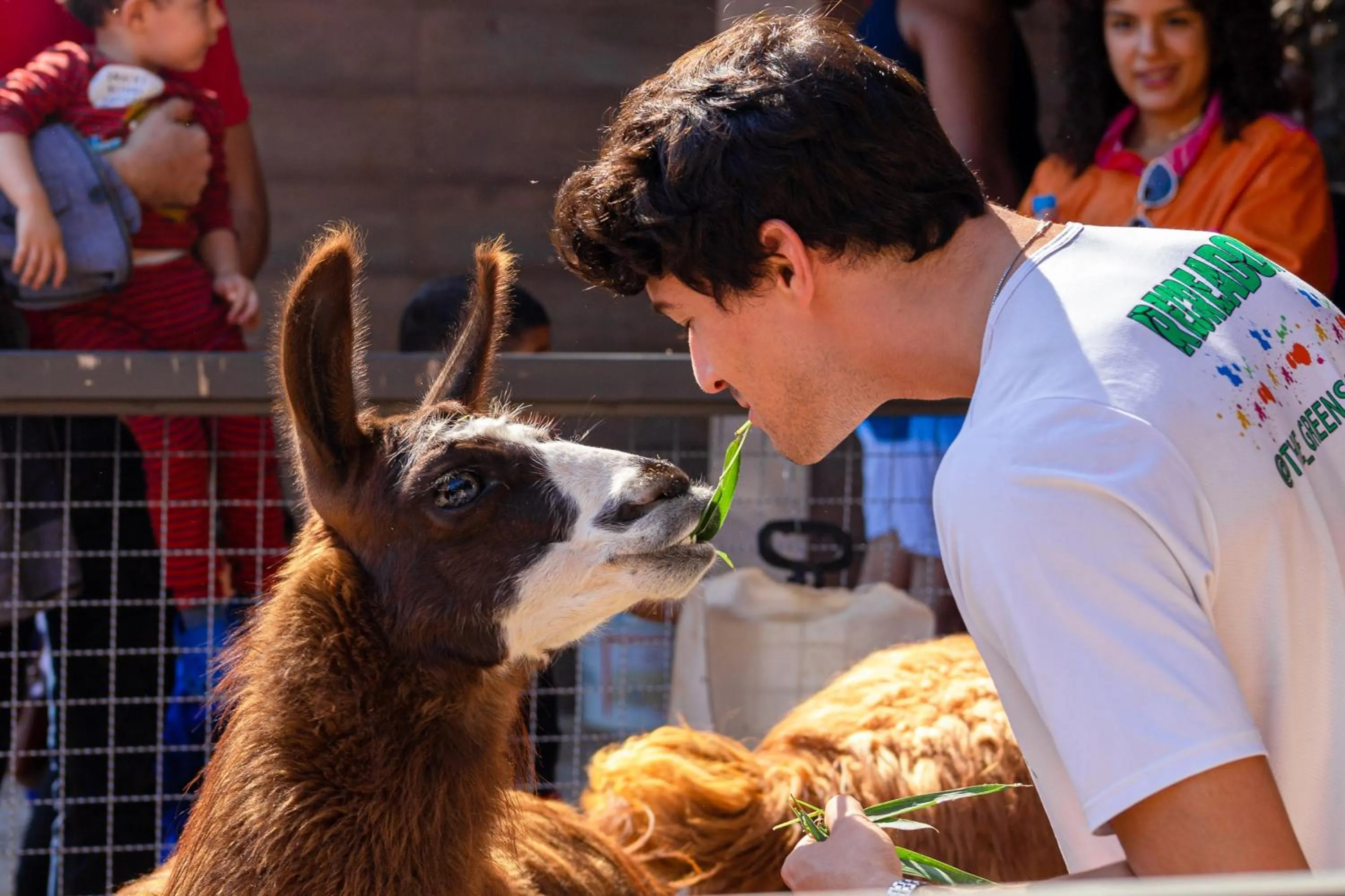 People in Hotel Vila Verde