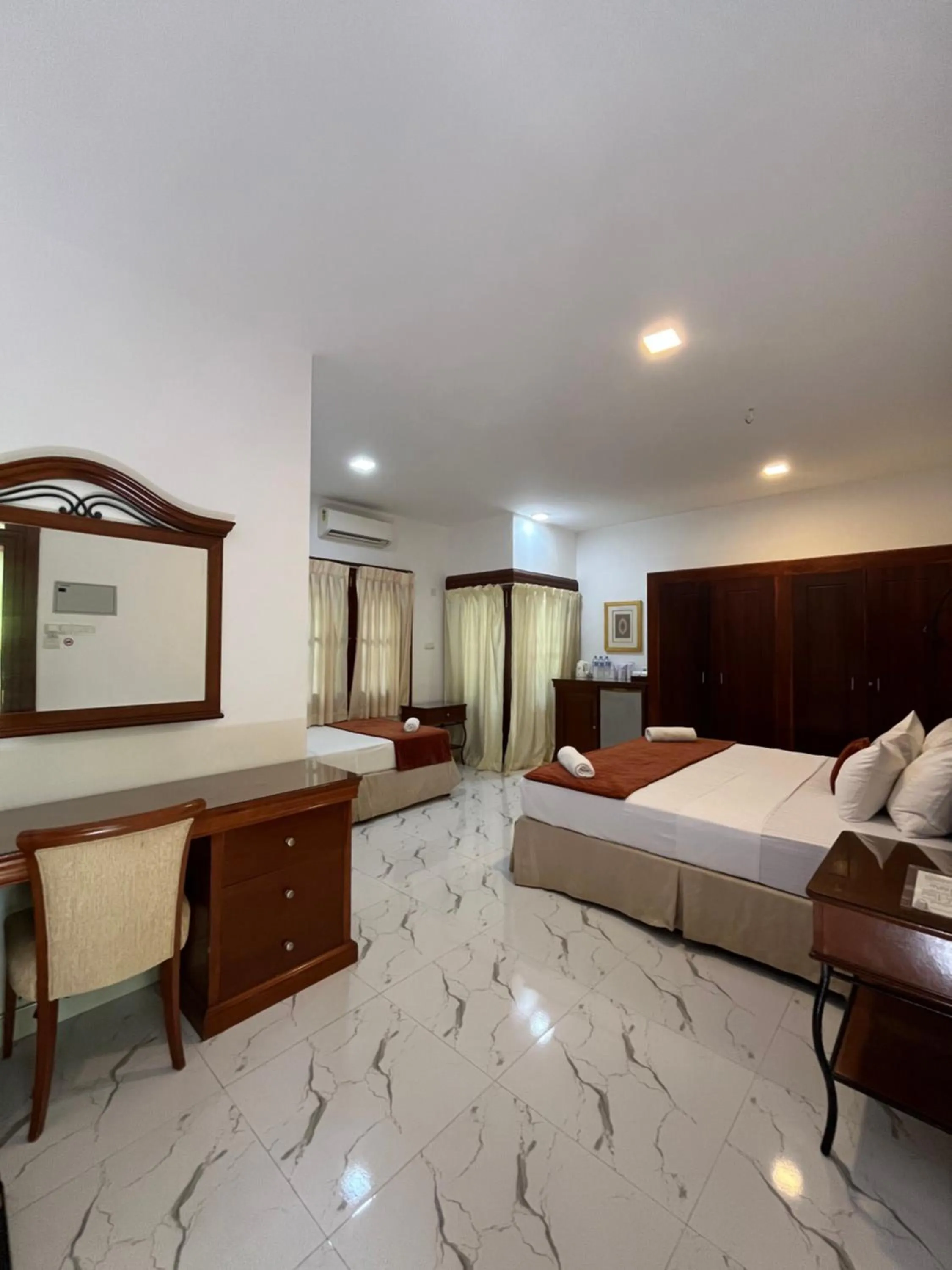 Bed in Hotel 4 U Saliya Garden