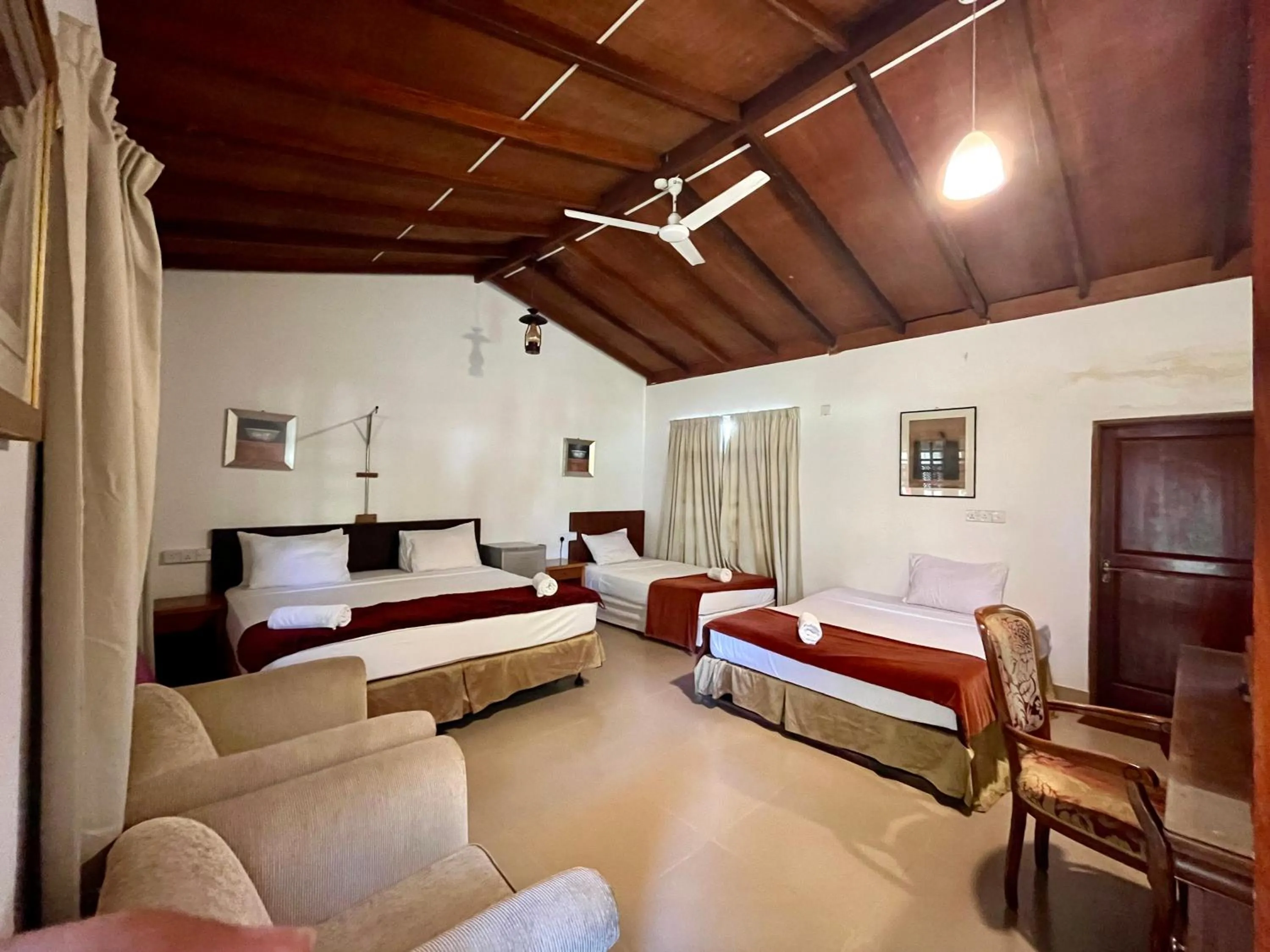 Bed in Hotel 4 U Saliya Garden