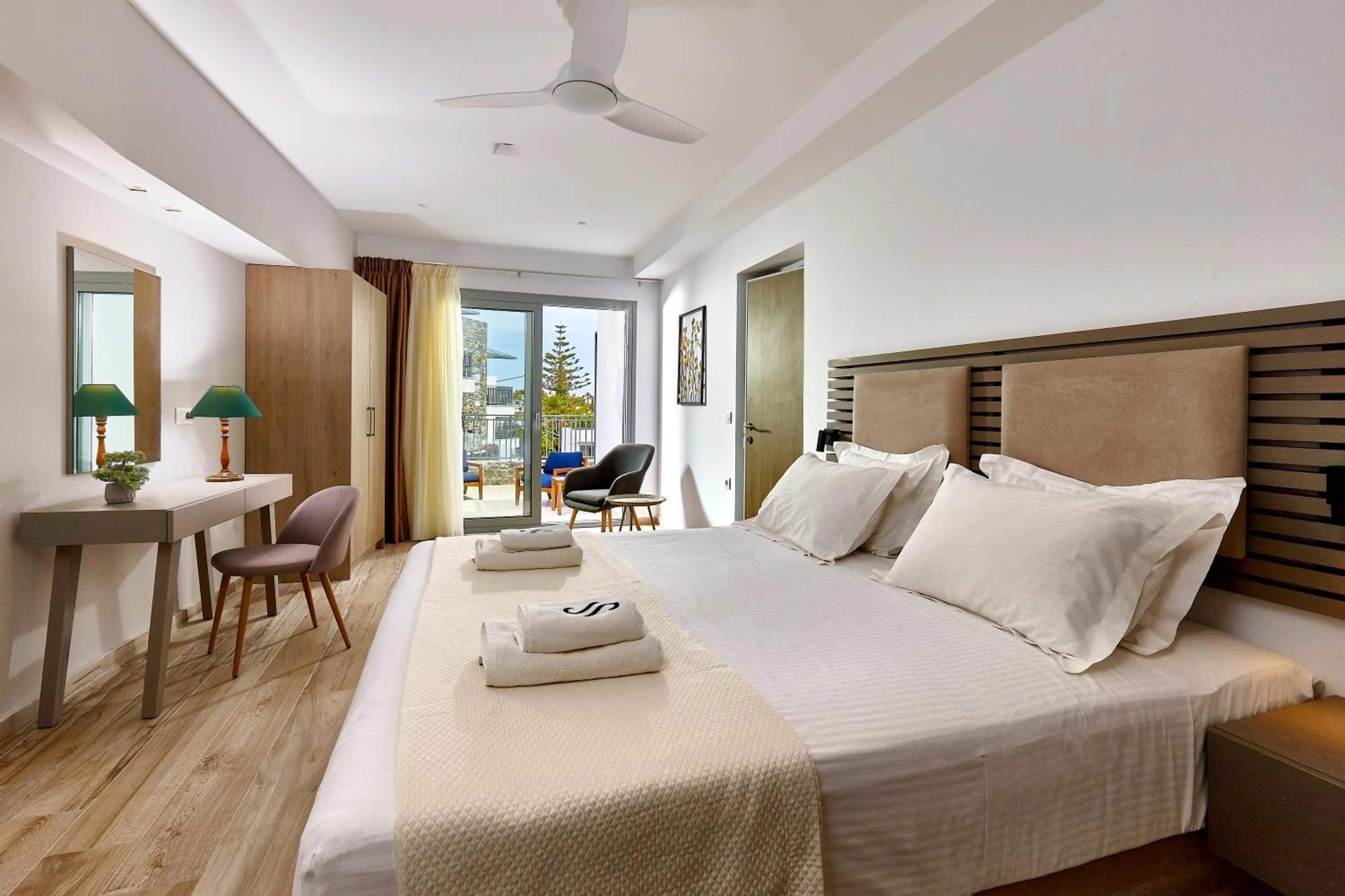Bedroom, Bed in Seascape Luxury Residences