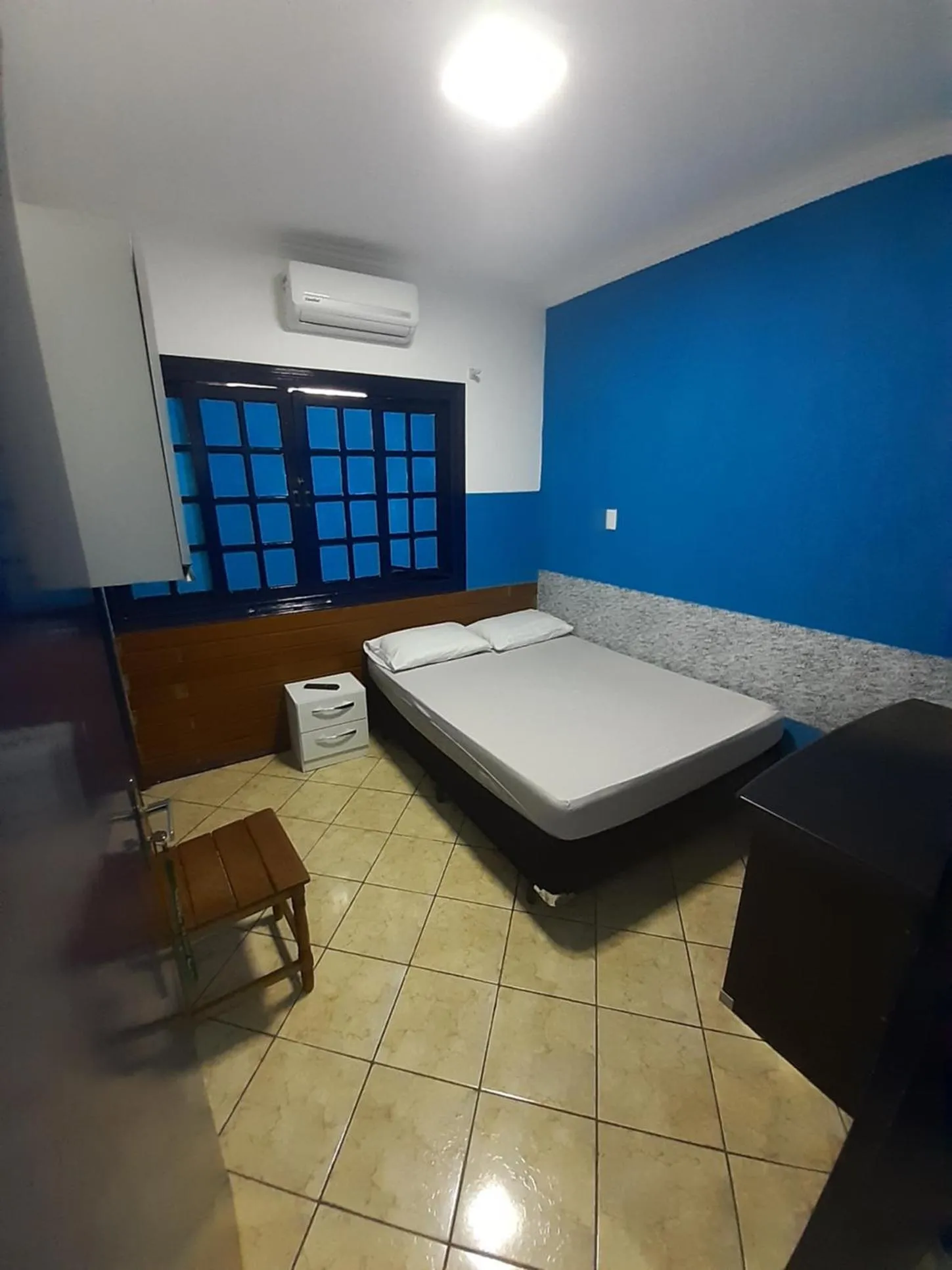 Bedroom, Bed in Portaria e circulação de hóspedes só até 23 horas - Reabre às 5 horas - Pousada Bem-te-vi Tompell