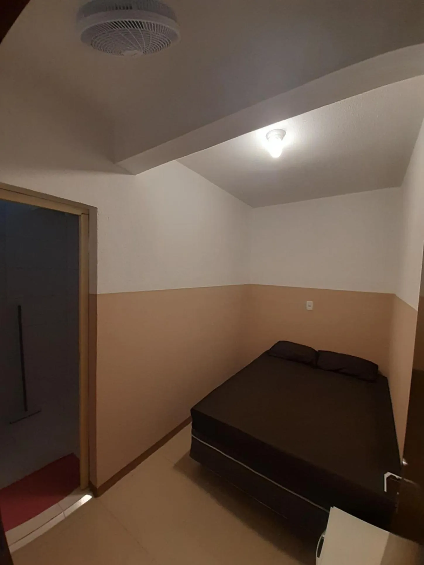 Bedroom, Bed in Portaria e circulação de hóspedes só até 23 horas - Reabre às 5 horas - Pousada Bem-te-vi Tompell