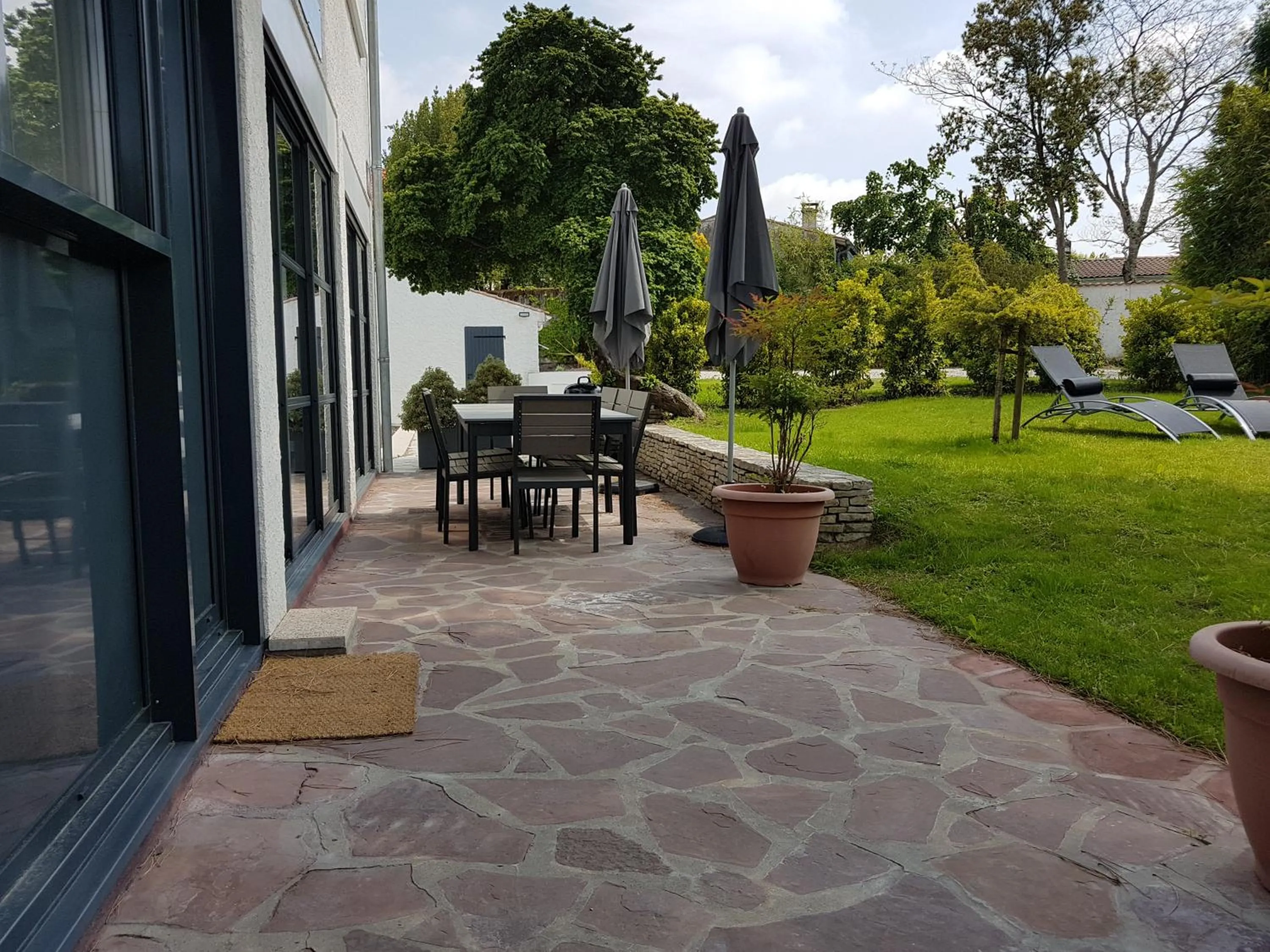 Property building in Le lodge
