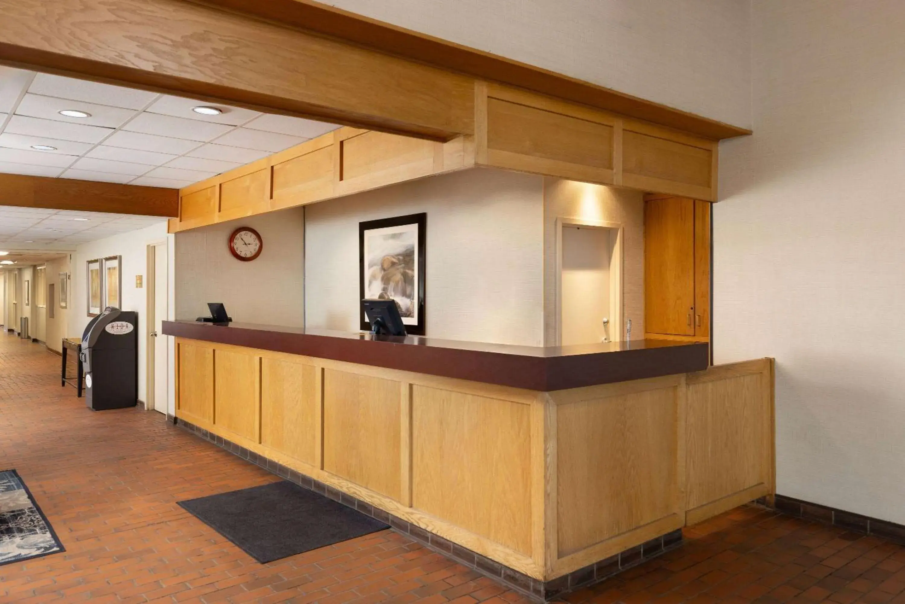Lobby or reception in Travelodge by Wyndham Thunder Bay ON Lobby or reception in Travelodge by Wyndham Thunder Bay ON
