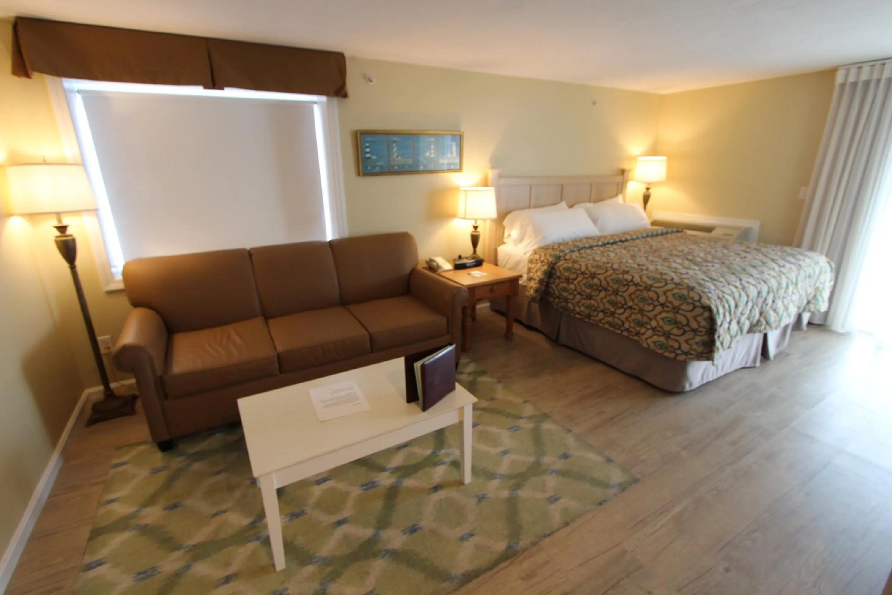 Seating area, Bed in InnSeason Resorts Surfside