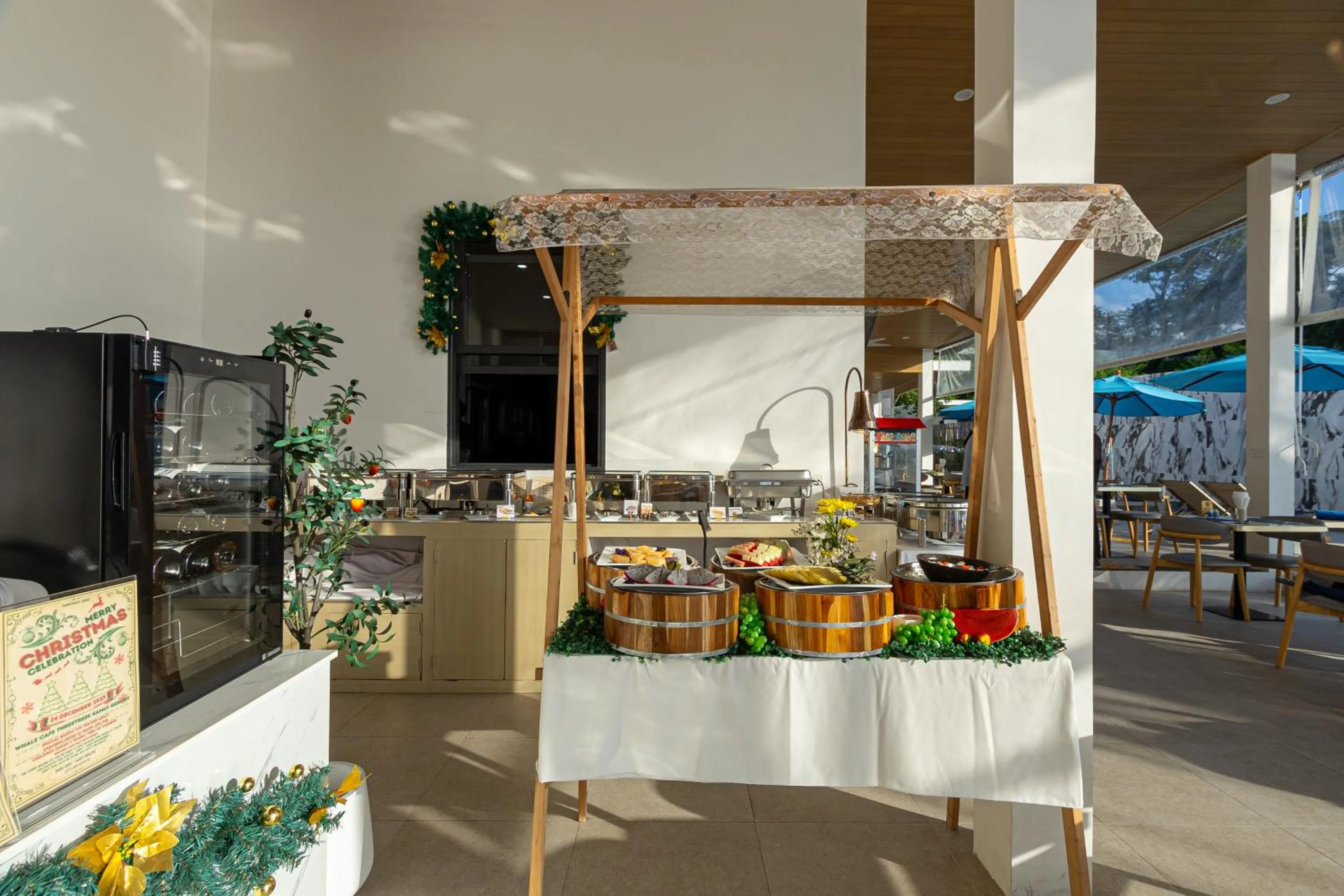 Restaurant/places to eat in Three Trees Samui Resort - Sarocha Villa