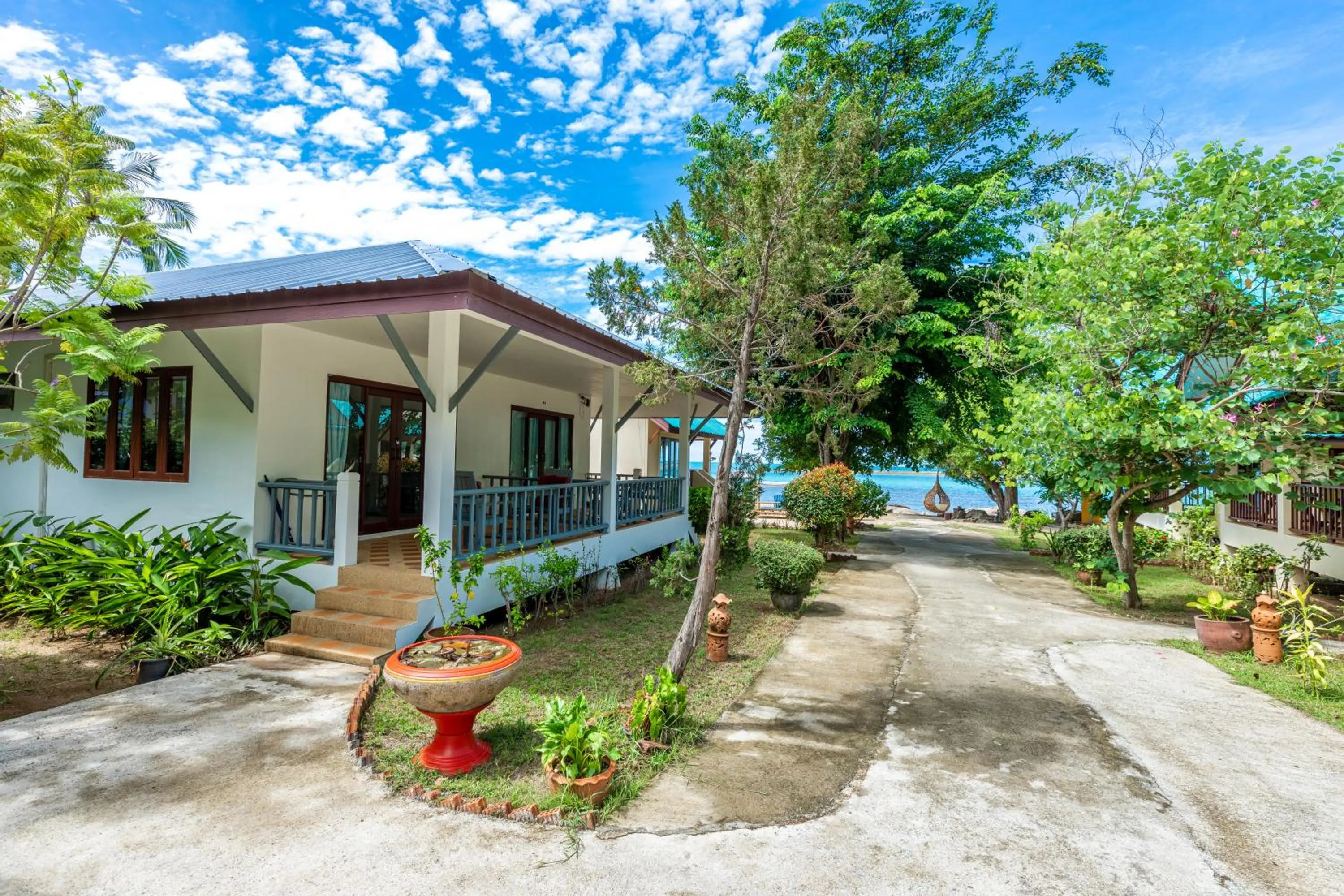 Property building in Three Trees Samui Resort - Sarocha Villa
