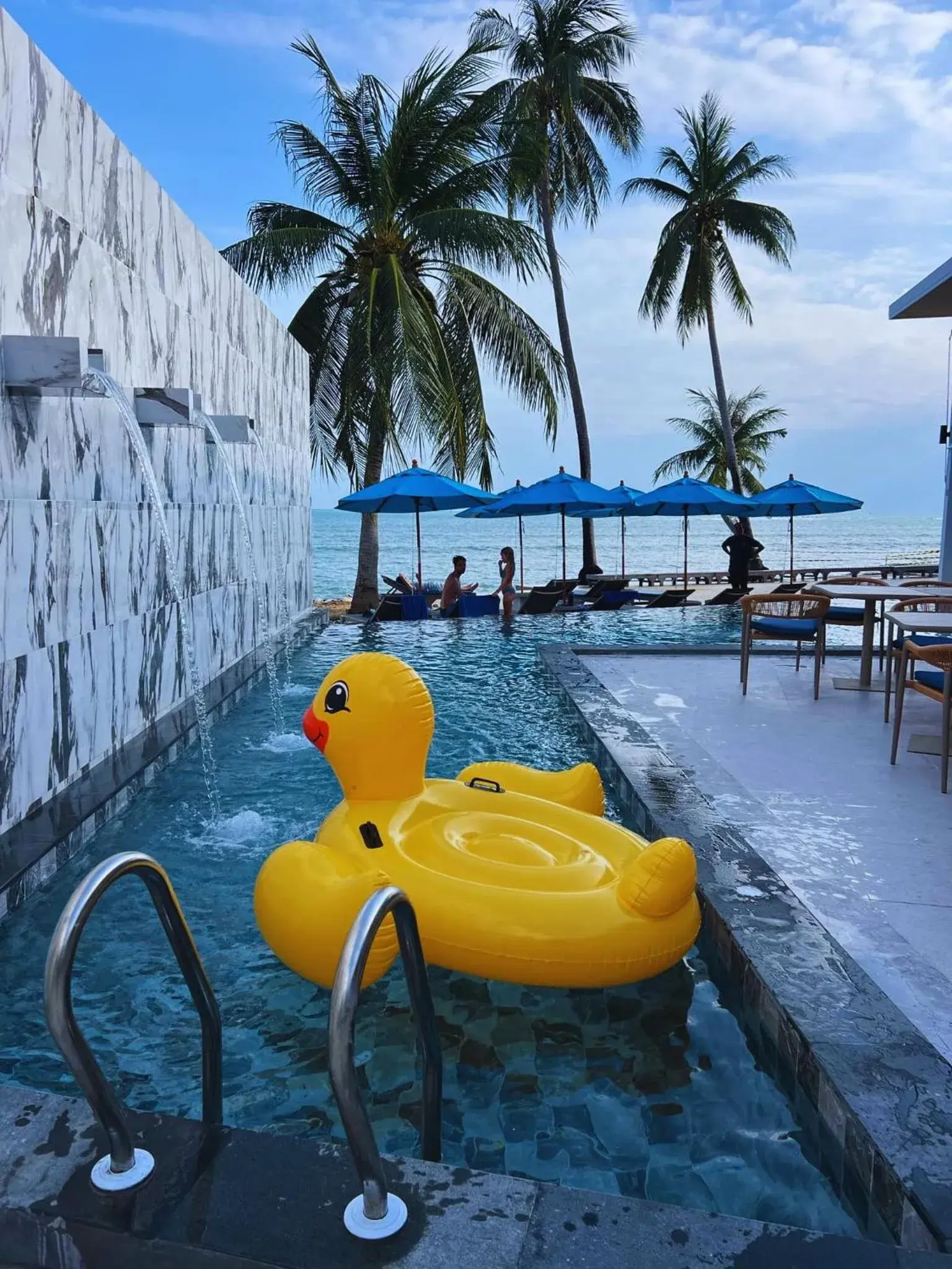 Pool view in Three Trees Samui Resort - Sarocha Villa Pool view in Three Trees Samui Resort - Sarocha Villa