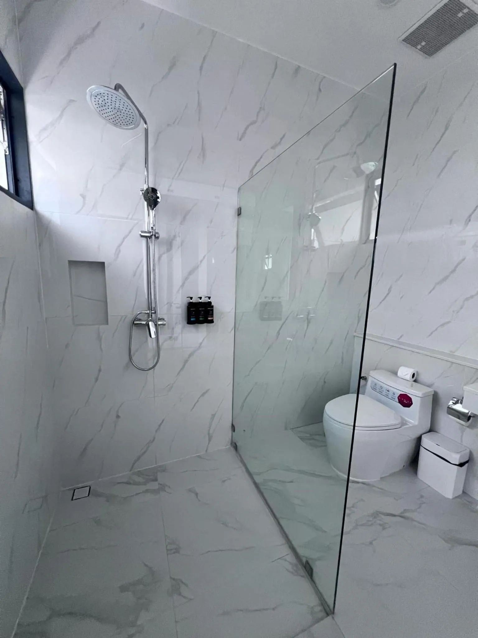 Shower in Three Trees Samui Resort - Sarocha Villa